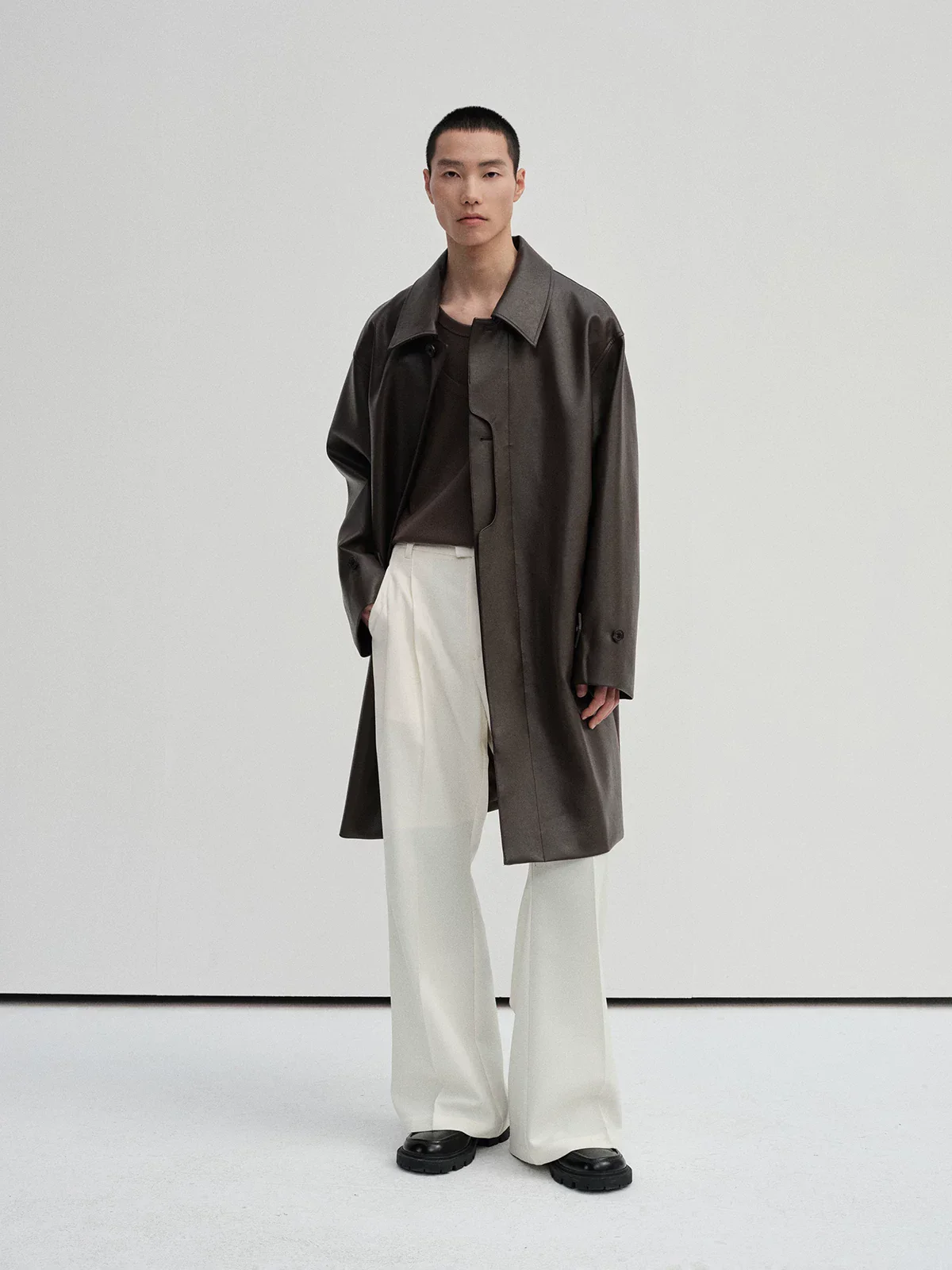 Merino Pleated Flare Trousers - Image 2