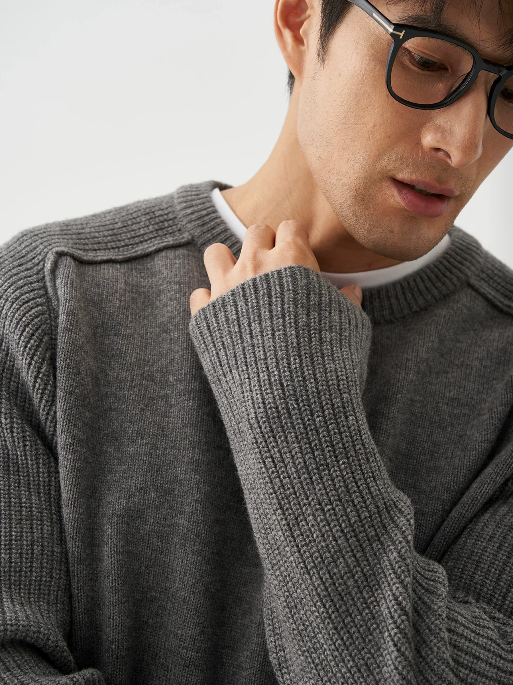 Merino Raglan Sweater - Image 4