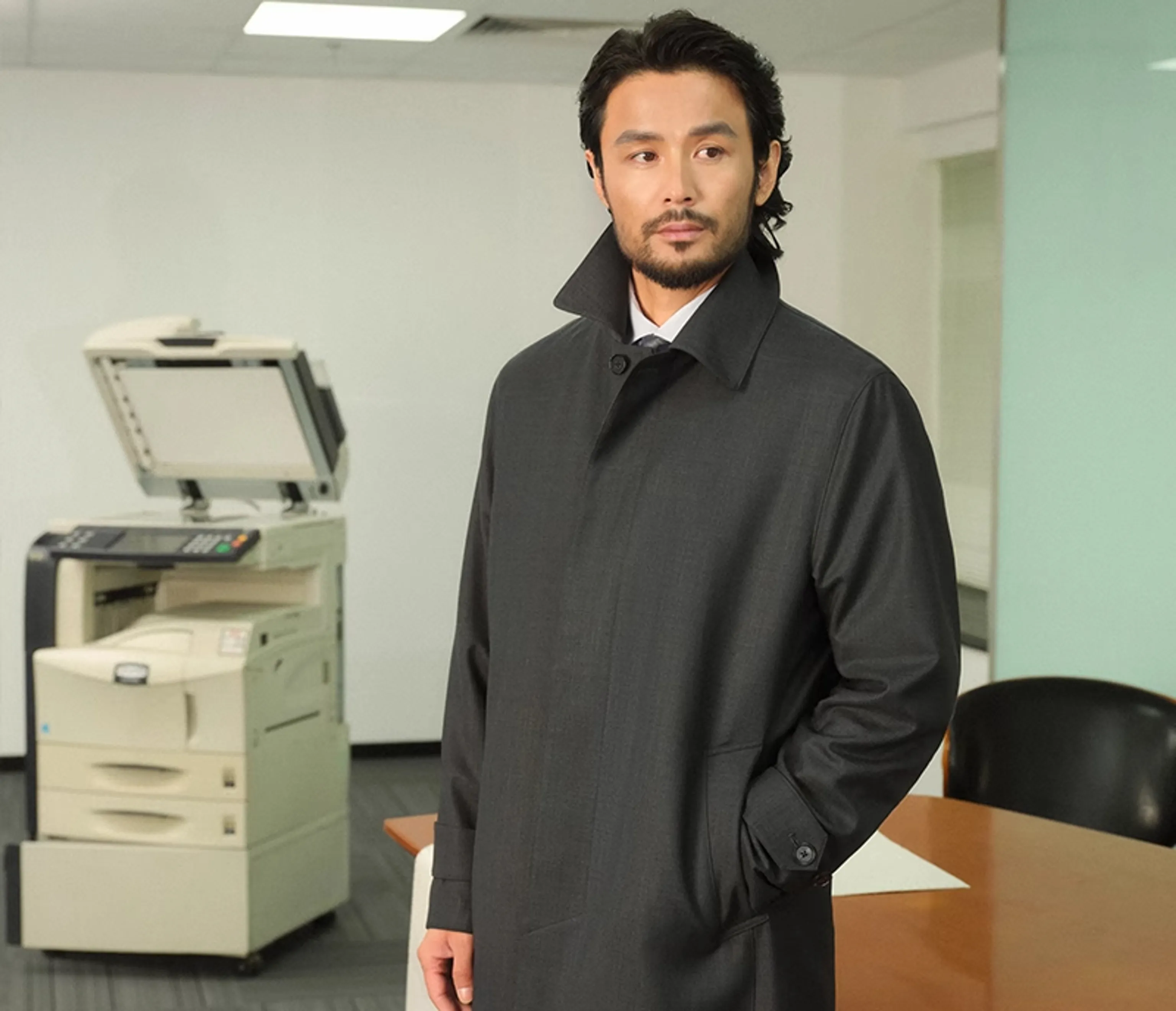 Mid-Length Commuter Overcoat - Image 7