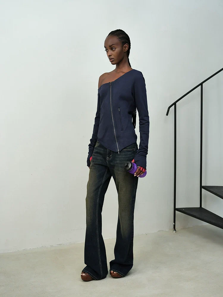 Mid-Rise Flared Denim Trousers - Image 3