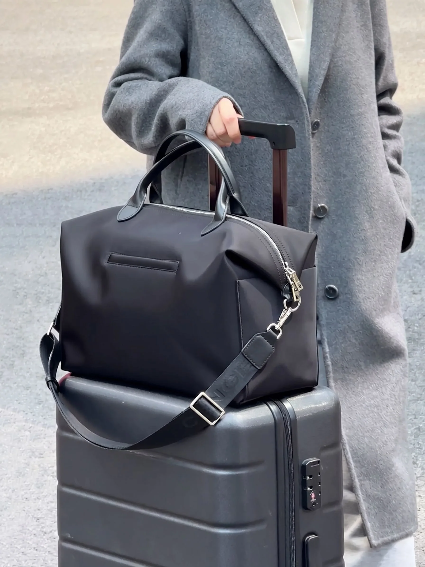Minimal Travel Duffel - Image 5