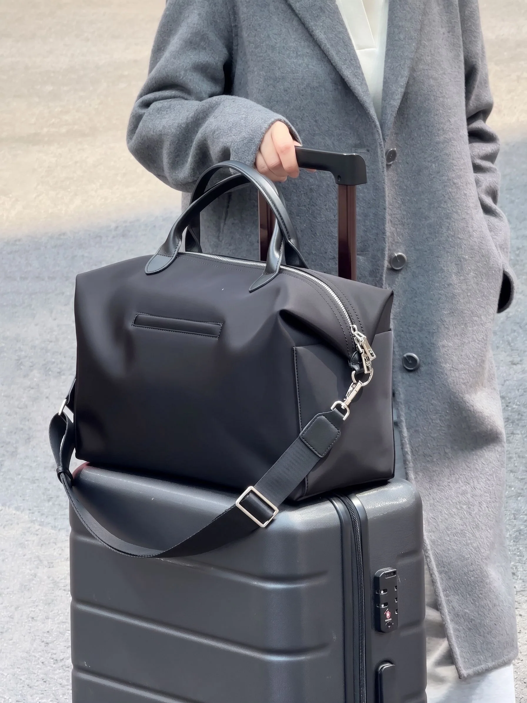 Minimal Travel Duffel - Image 7