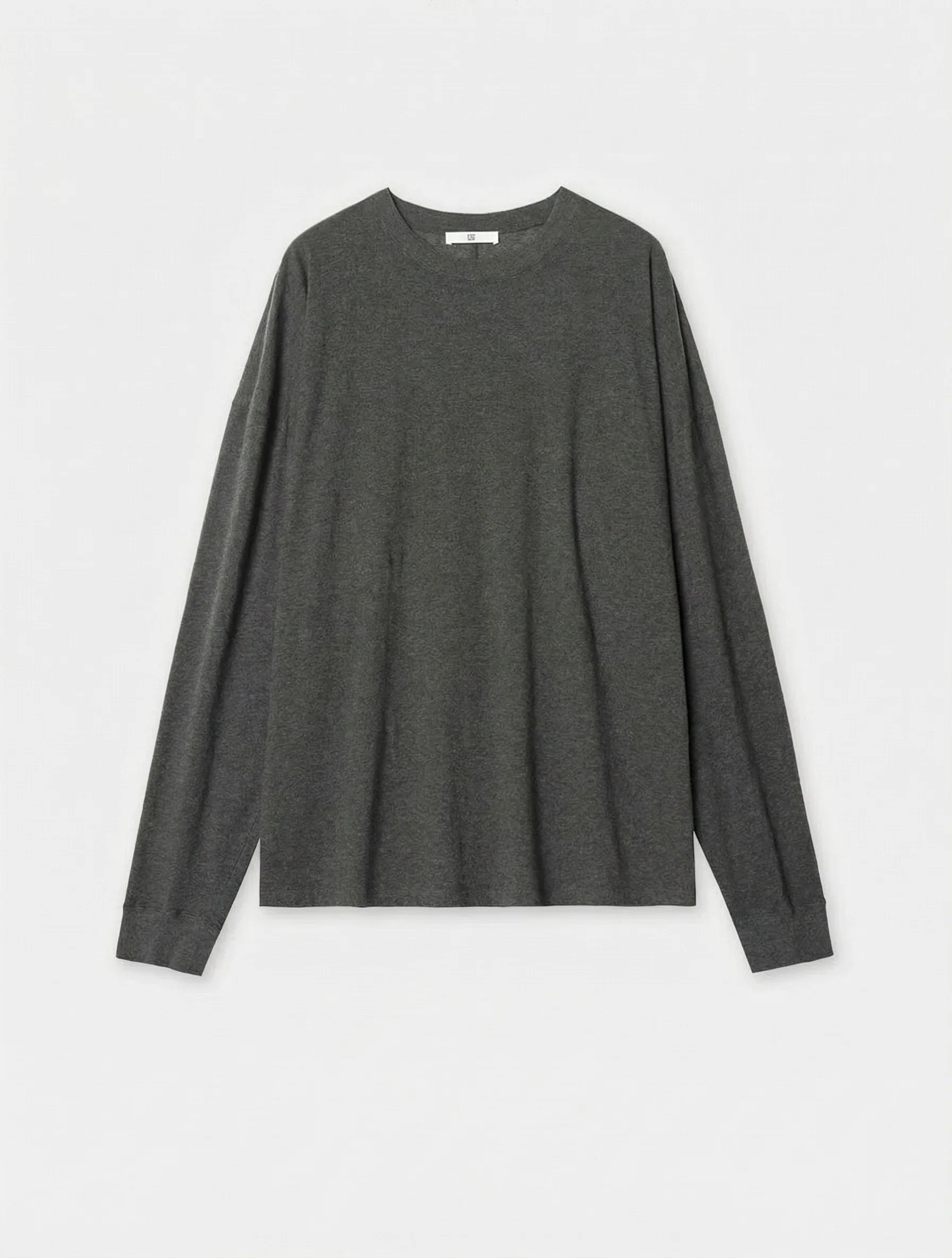 Minimalist Three-Piece Set - Image 7