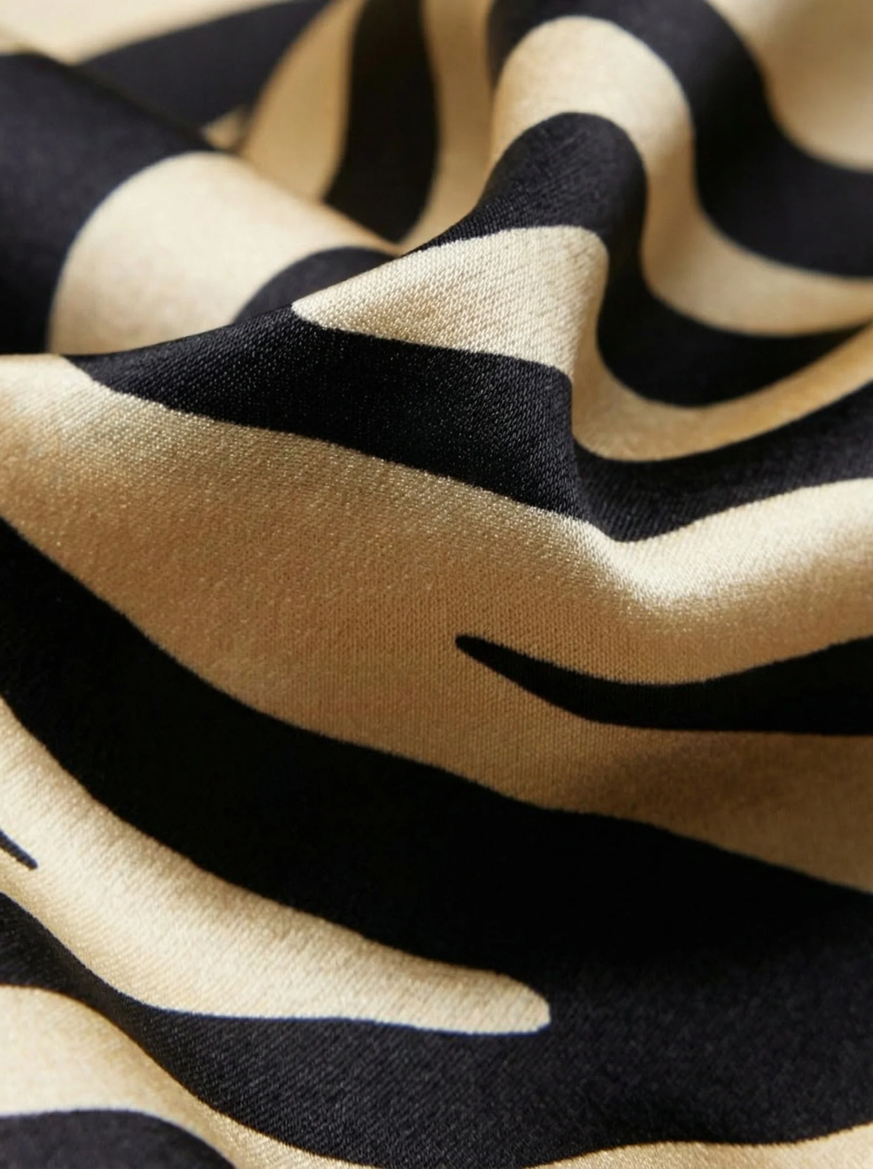 Mulberry Silk Animal-Print Wrap Skirt - Image 4