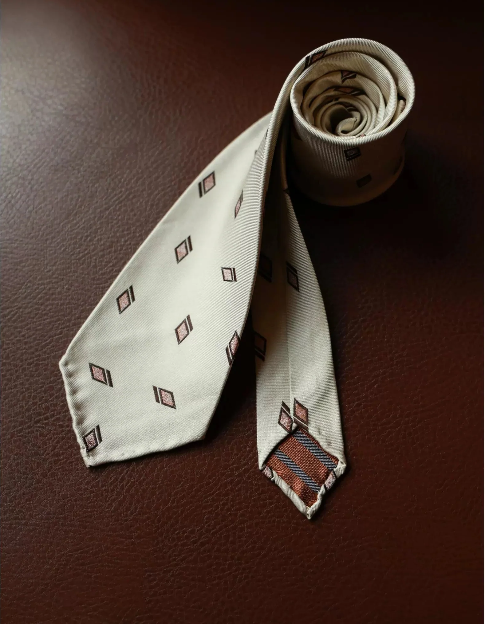 Mulberry Silk Diamond Tie - Image 4