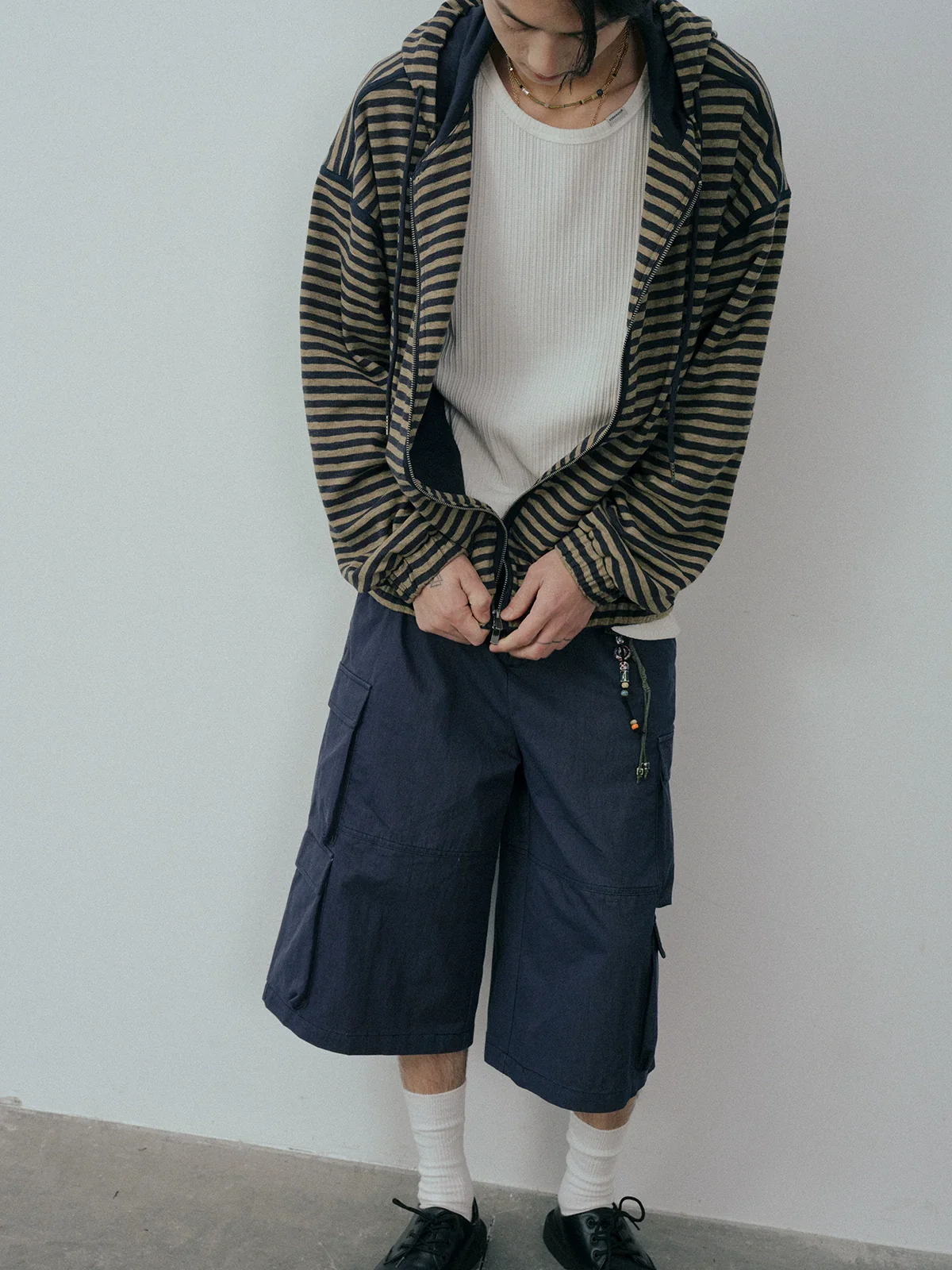 Navy Cropped Cargo Trousers - Image 2