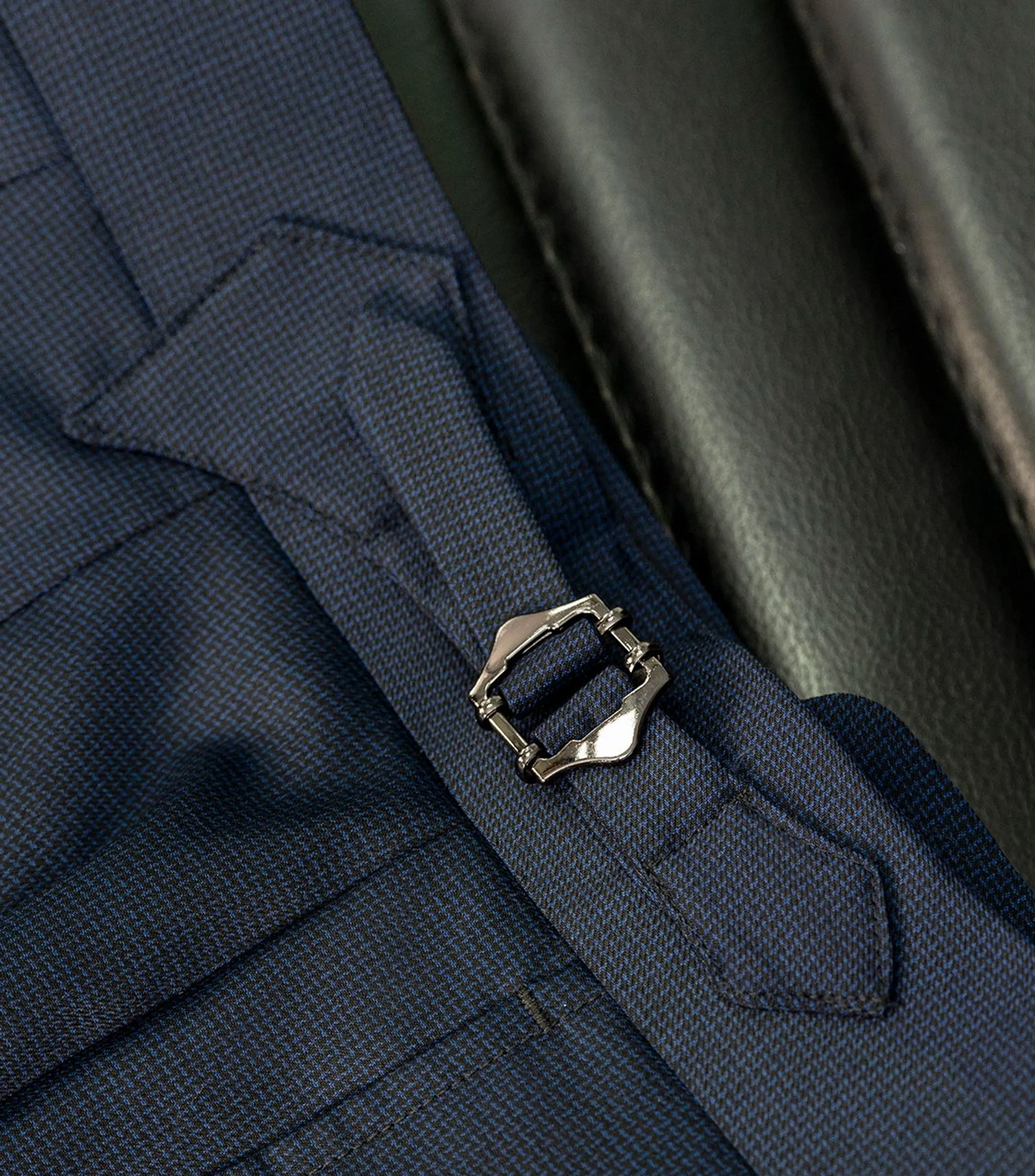 Navy Wool Double-Breasted Suit - Image 8