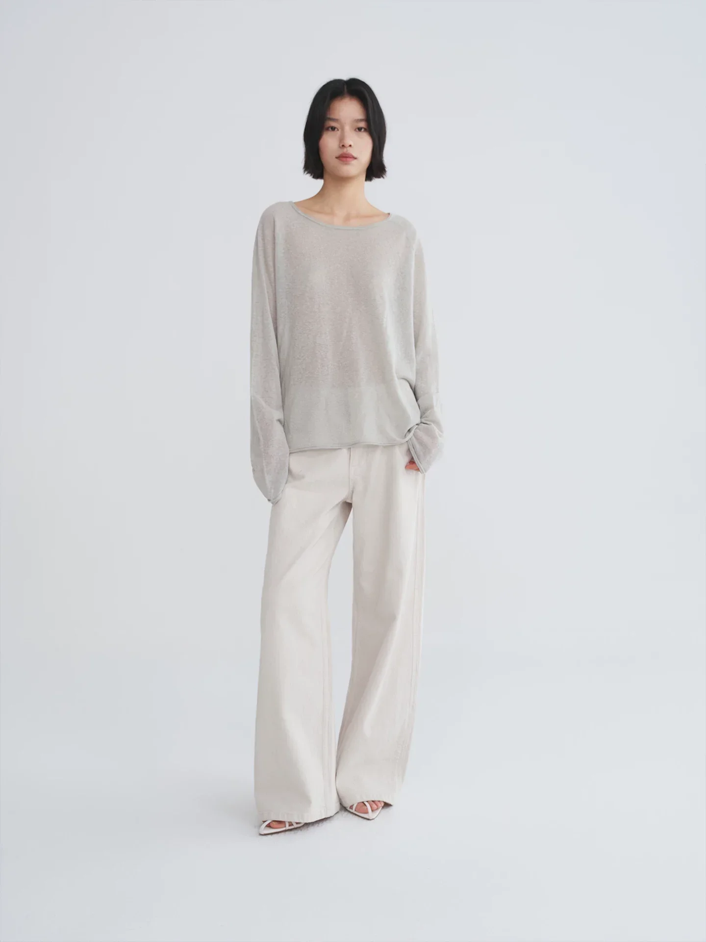 Off-White Wide Jeans - Image 5