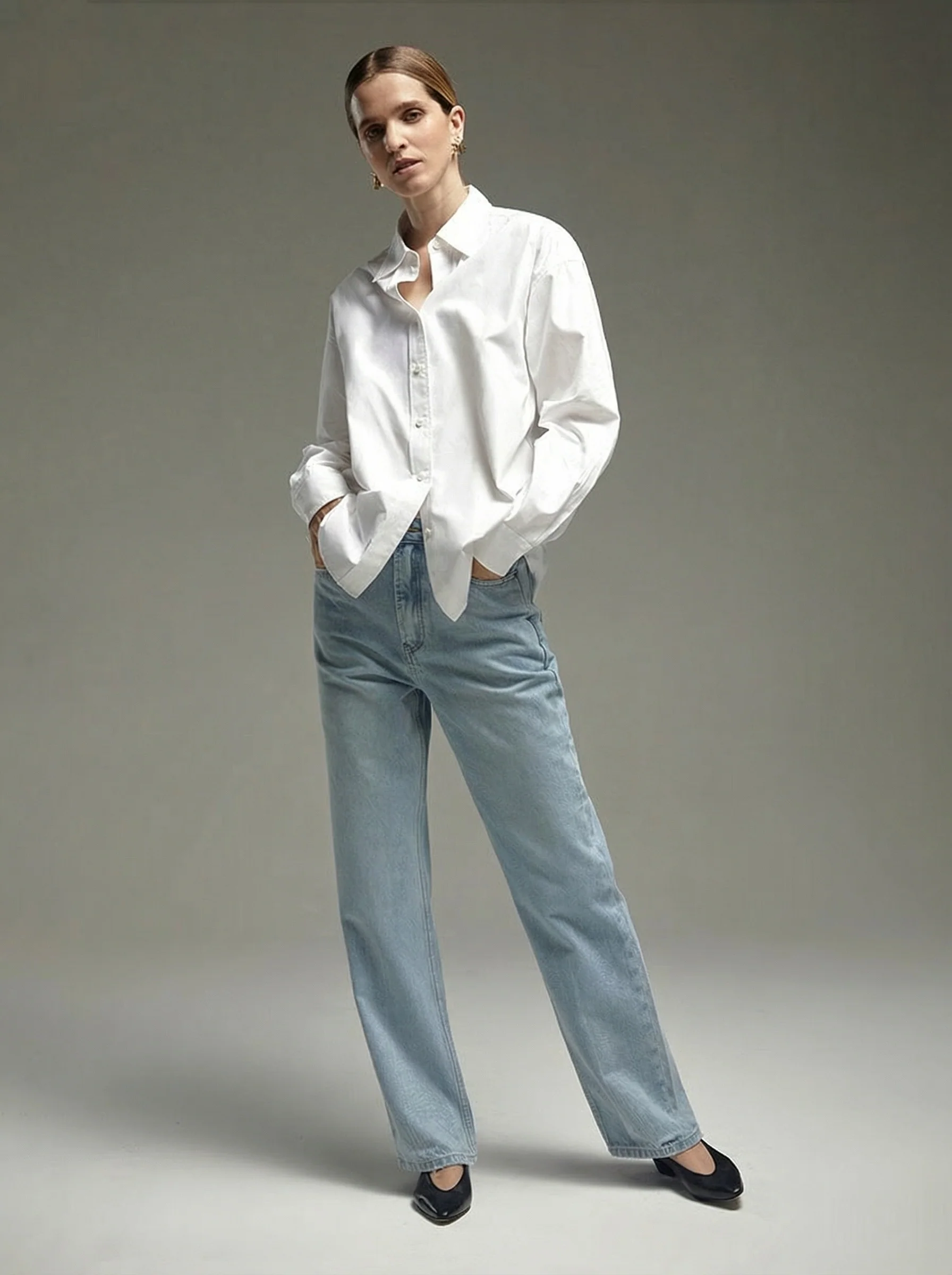 Ollie High-Waist Light Wash Jeans - Image 3