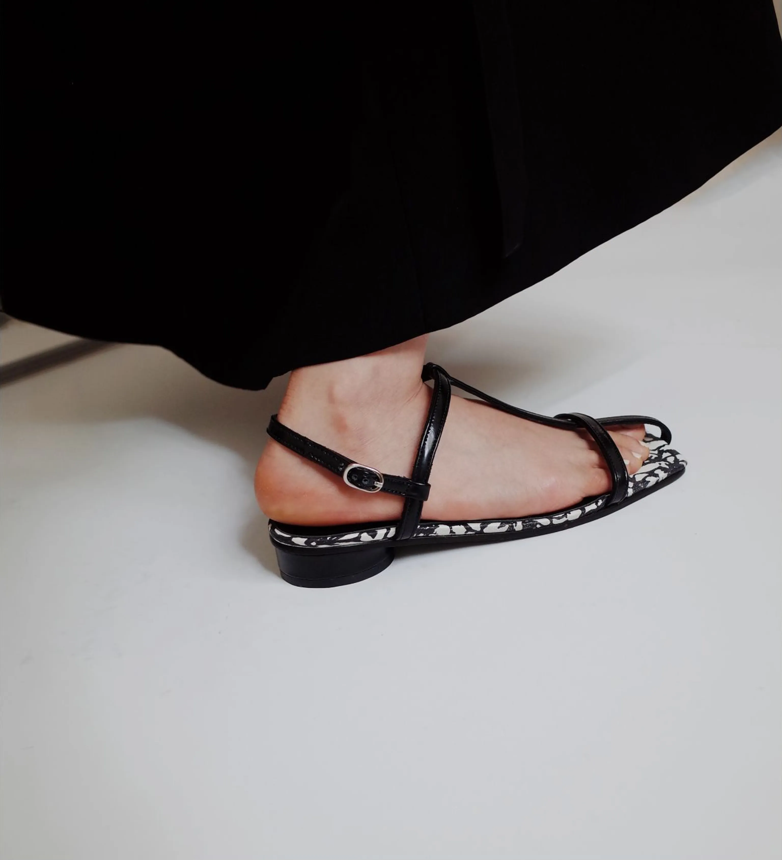 Open Toe Square Head Sandals - Image 5