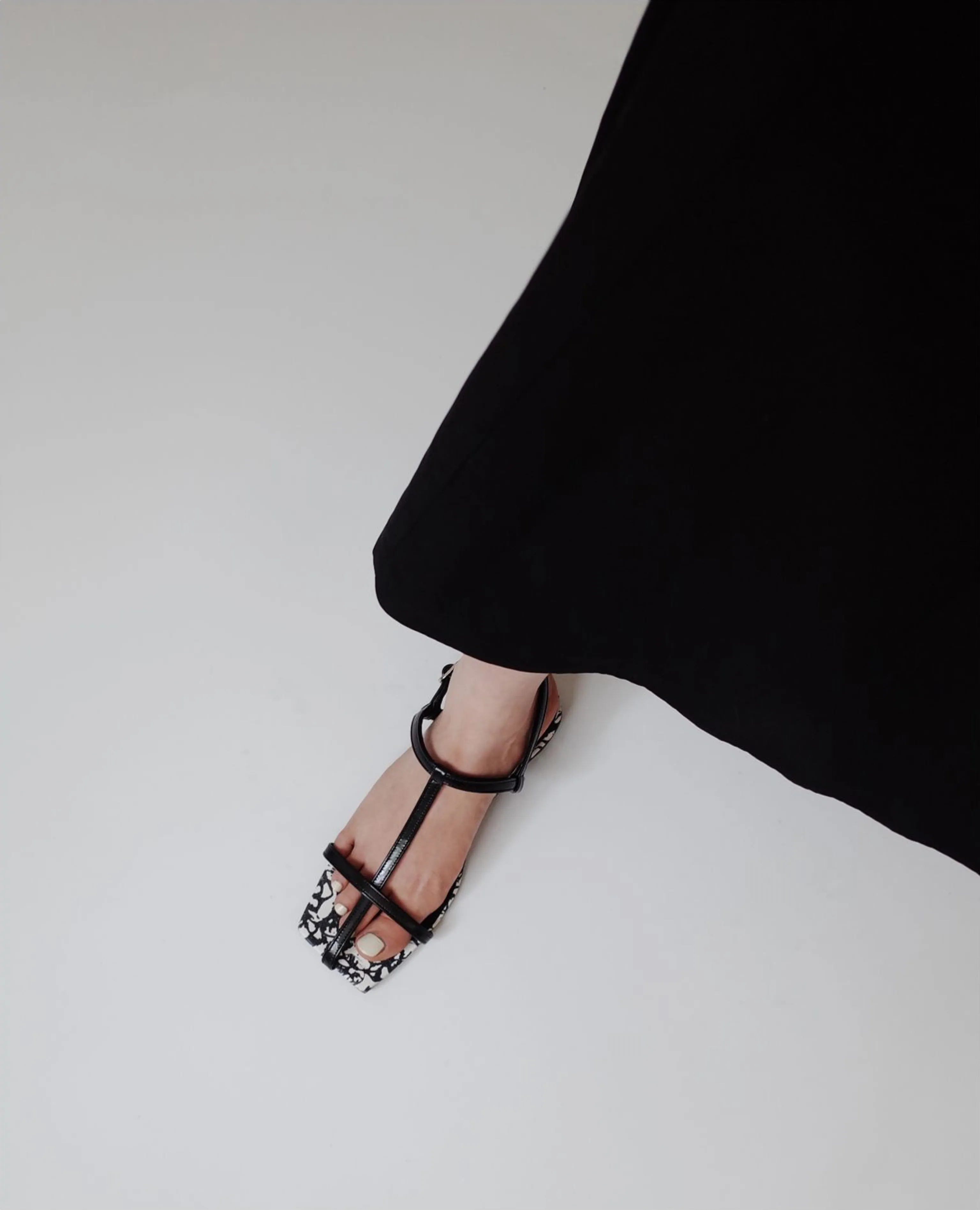 Open Toe Square Head Sandals - Image 6