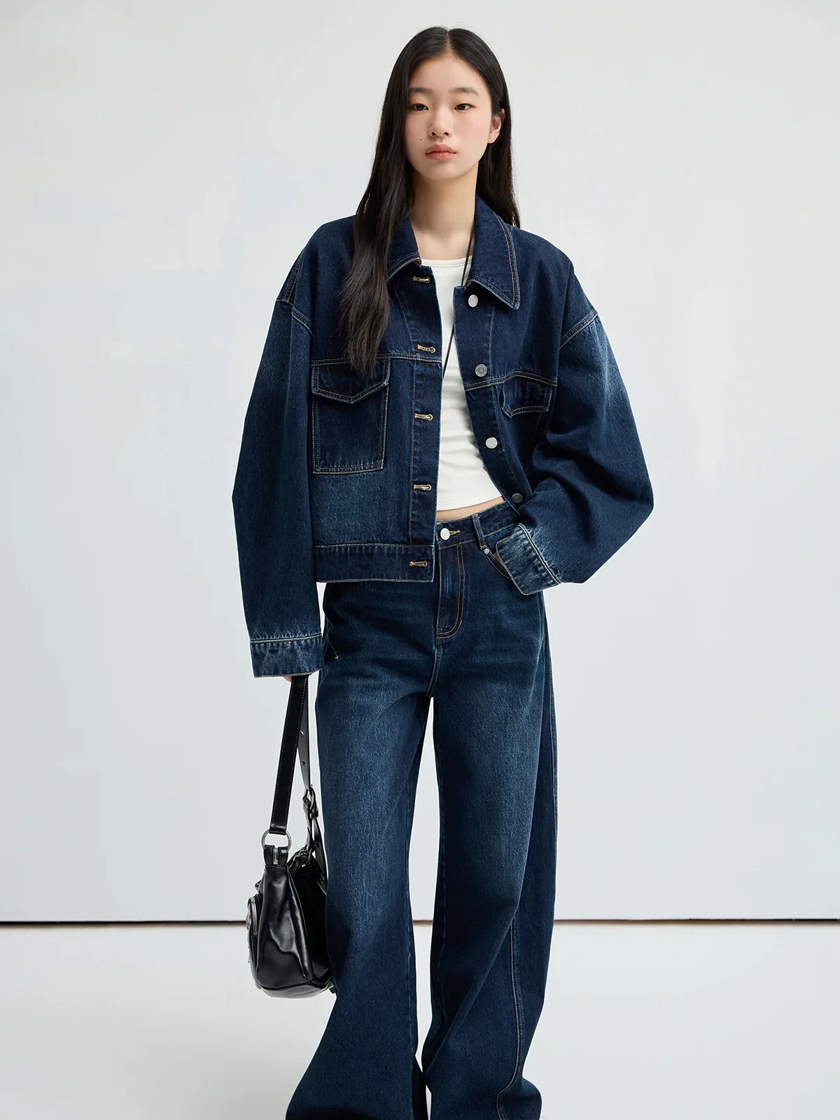 Oversized Contrast-Collar Denim Jacket - Image 4