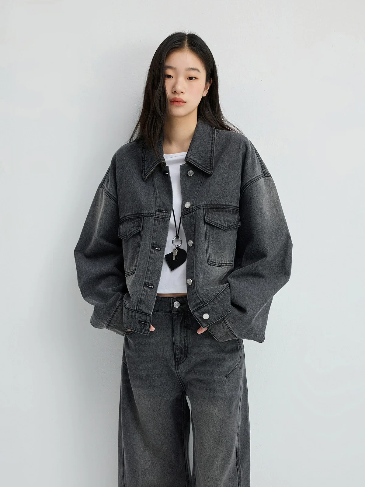 Oversized Contrast-Collar Denim Jacket - Image 5