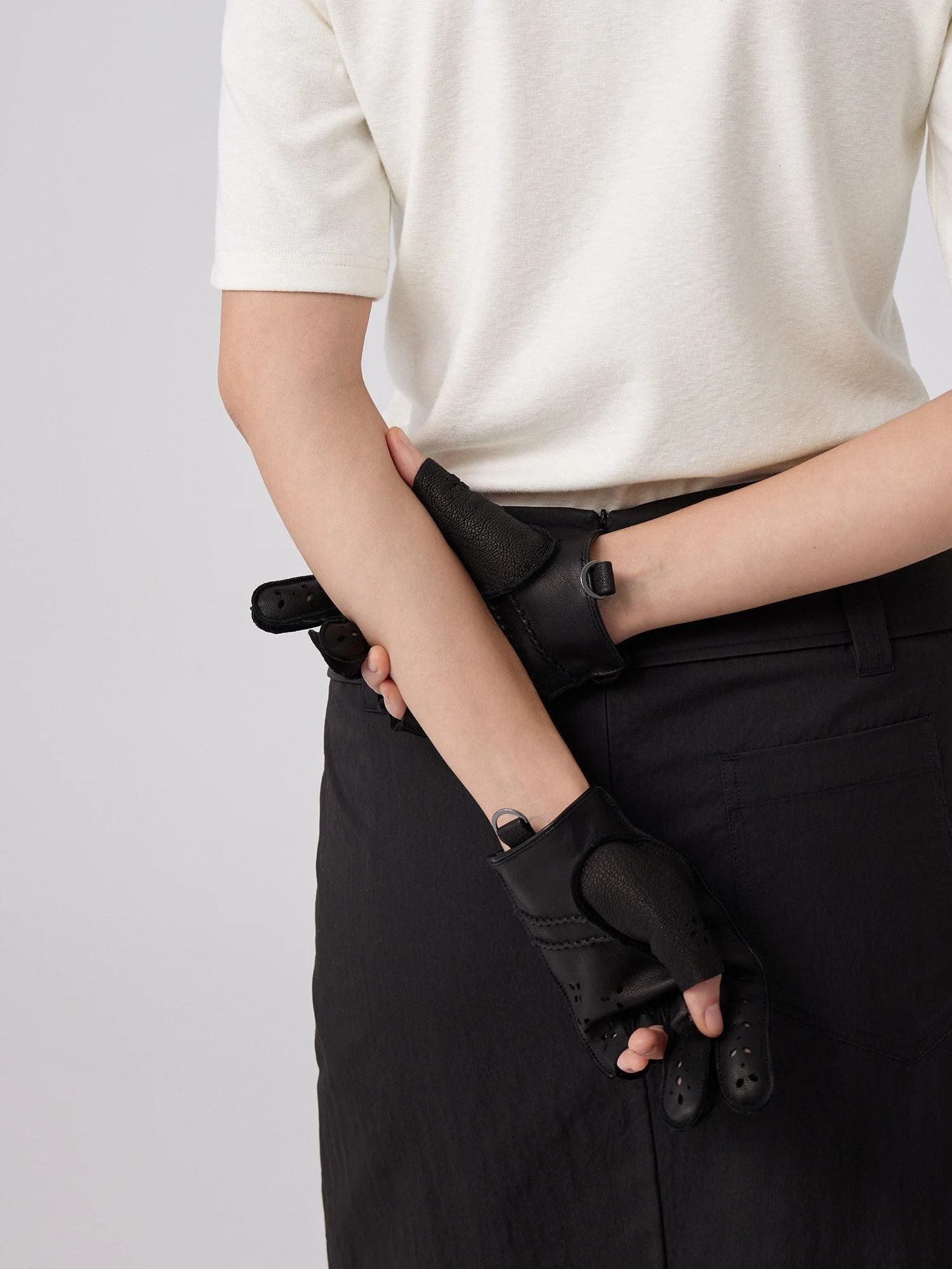 Perforated Driving Gloves - Image 5