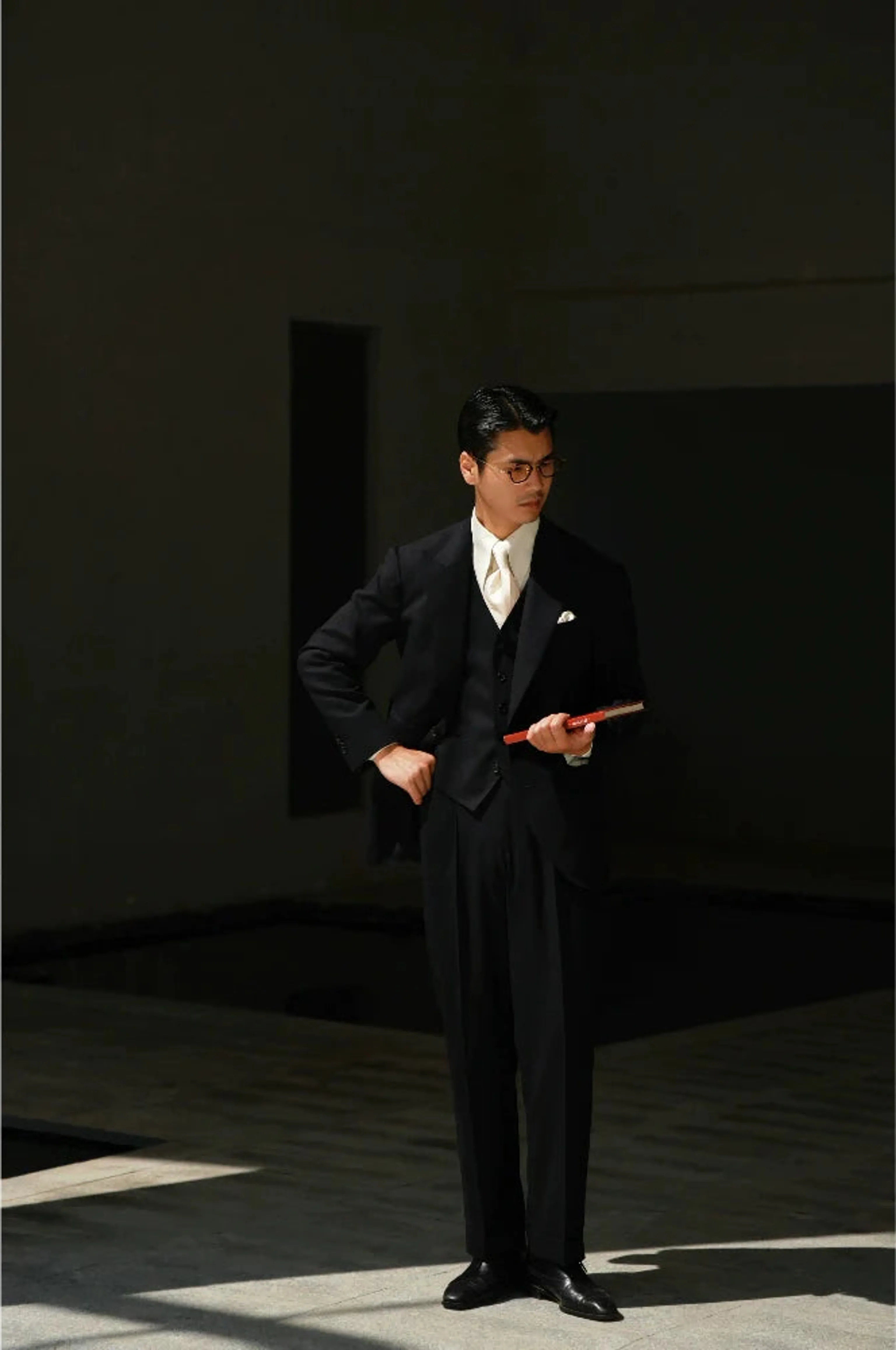 Phantom Black Peak Lapel Suit - Image 3