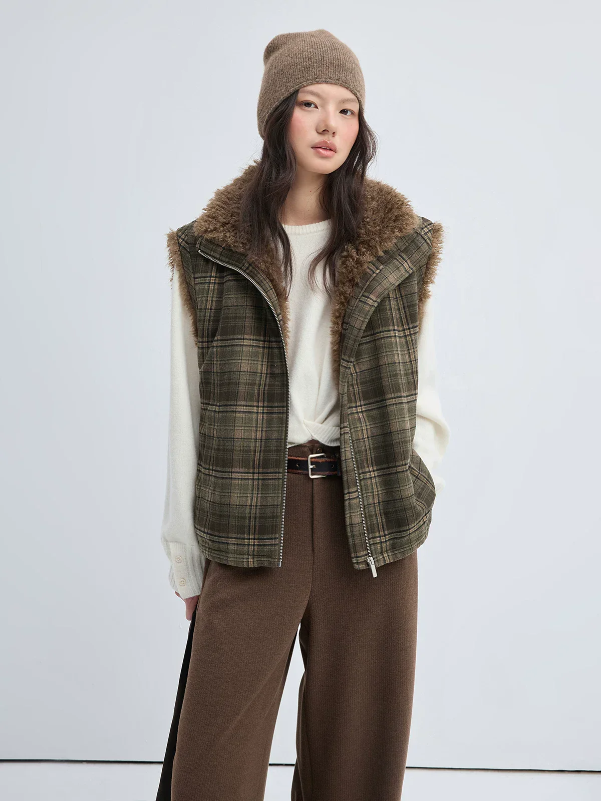 Pile-Trim Zip Vest - Image 3