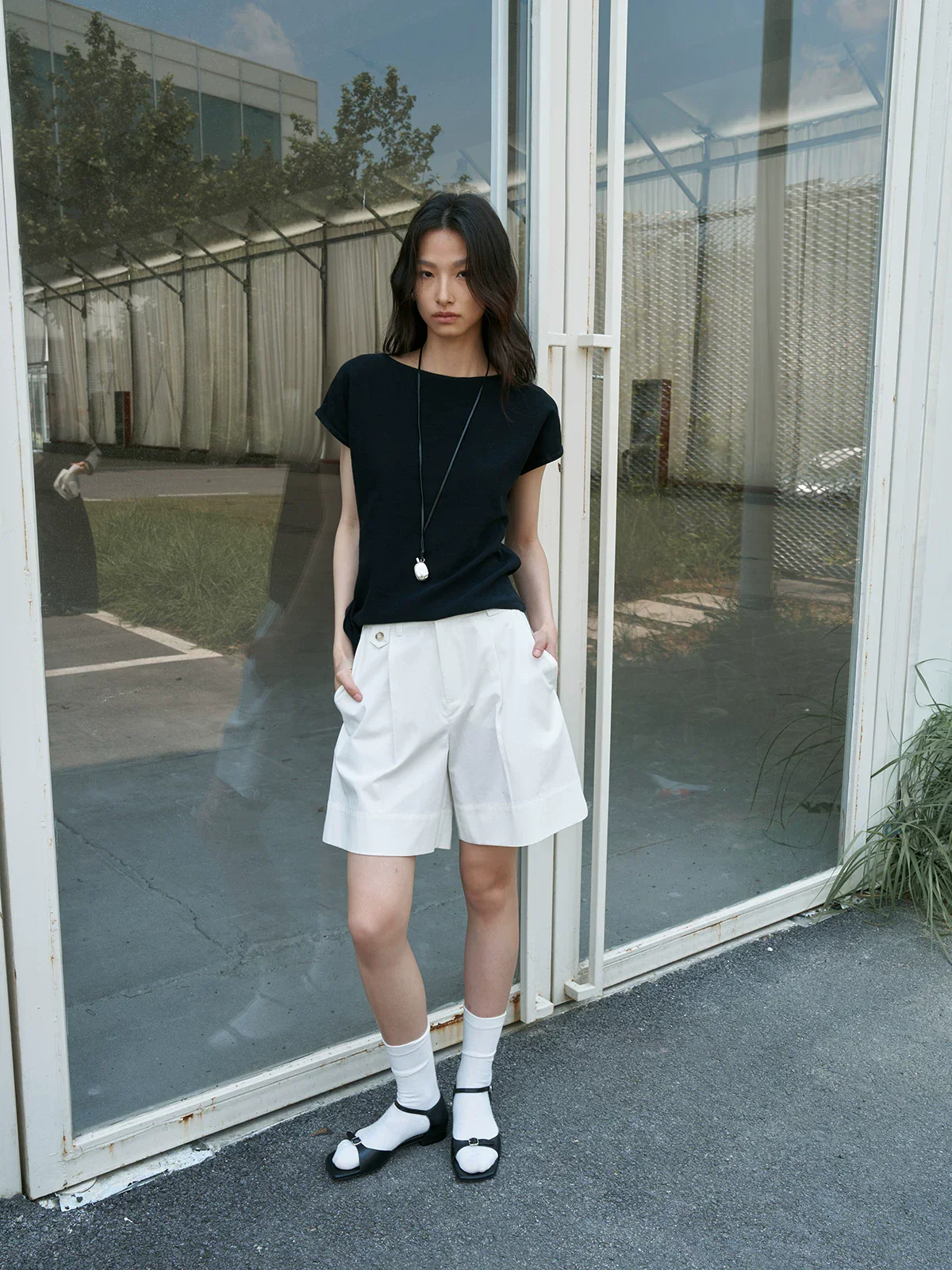 Pleated Cuffed Shorts - Image 5