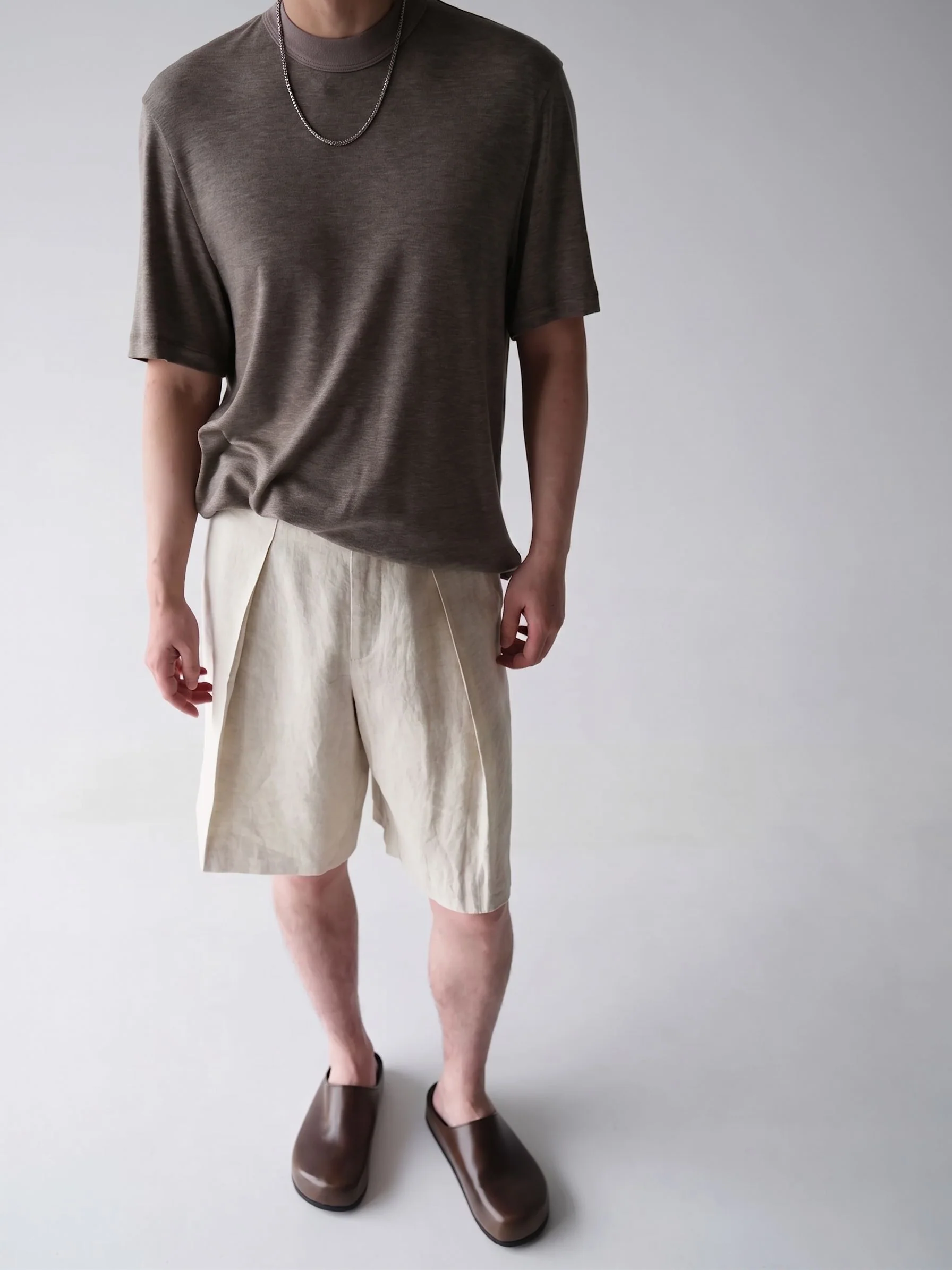 Pleated Linen Shorts - Image 4