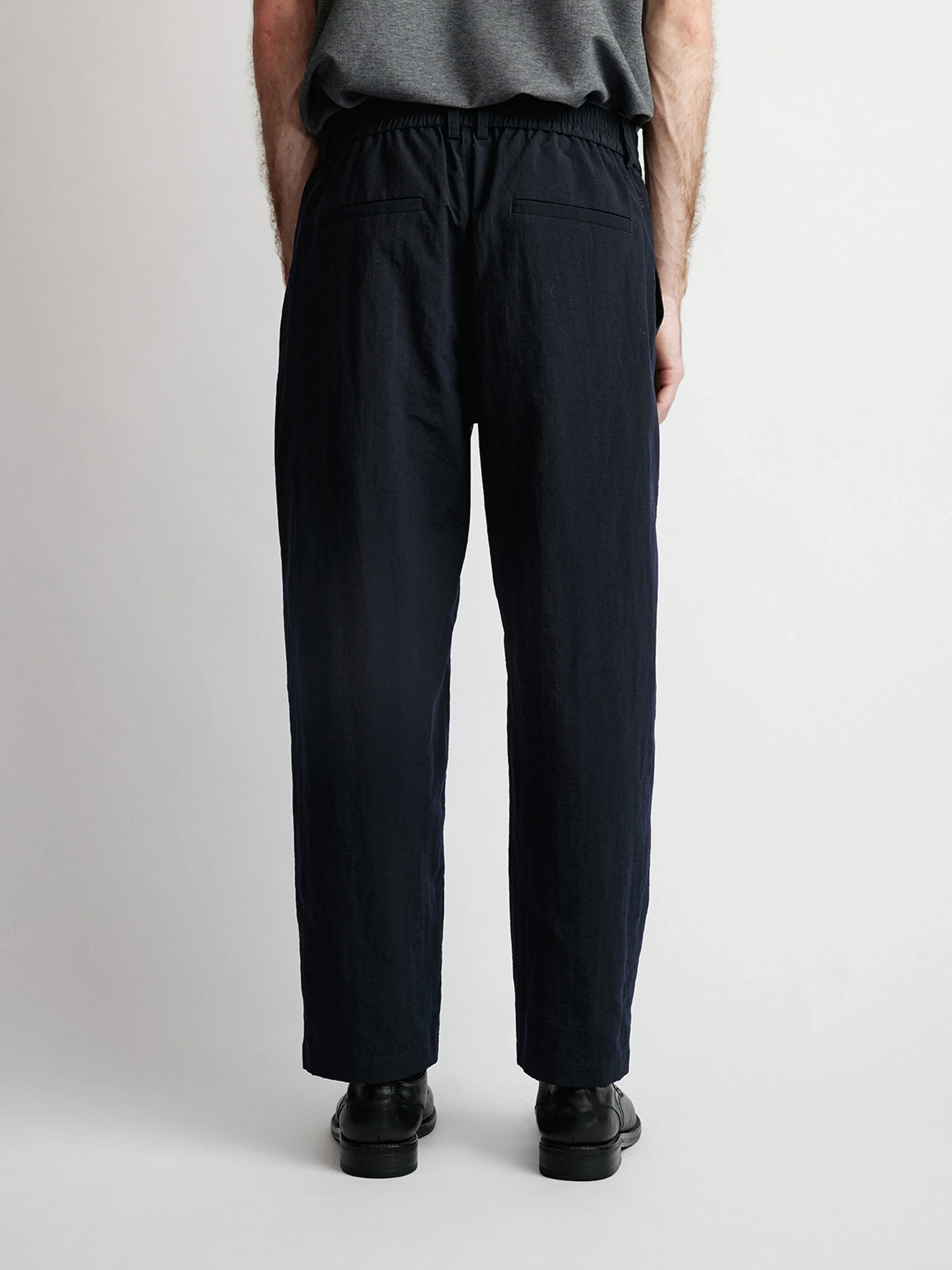 Pleated Water-Repellent Nylon Cropped Trousers - Image 5