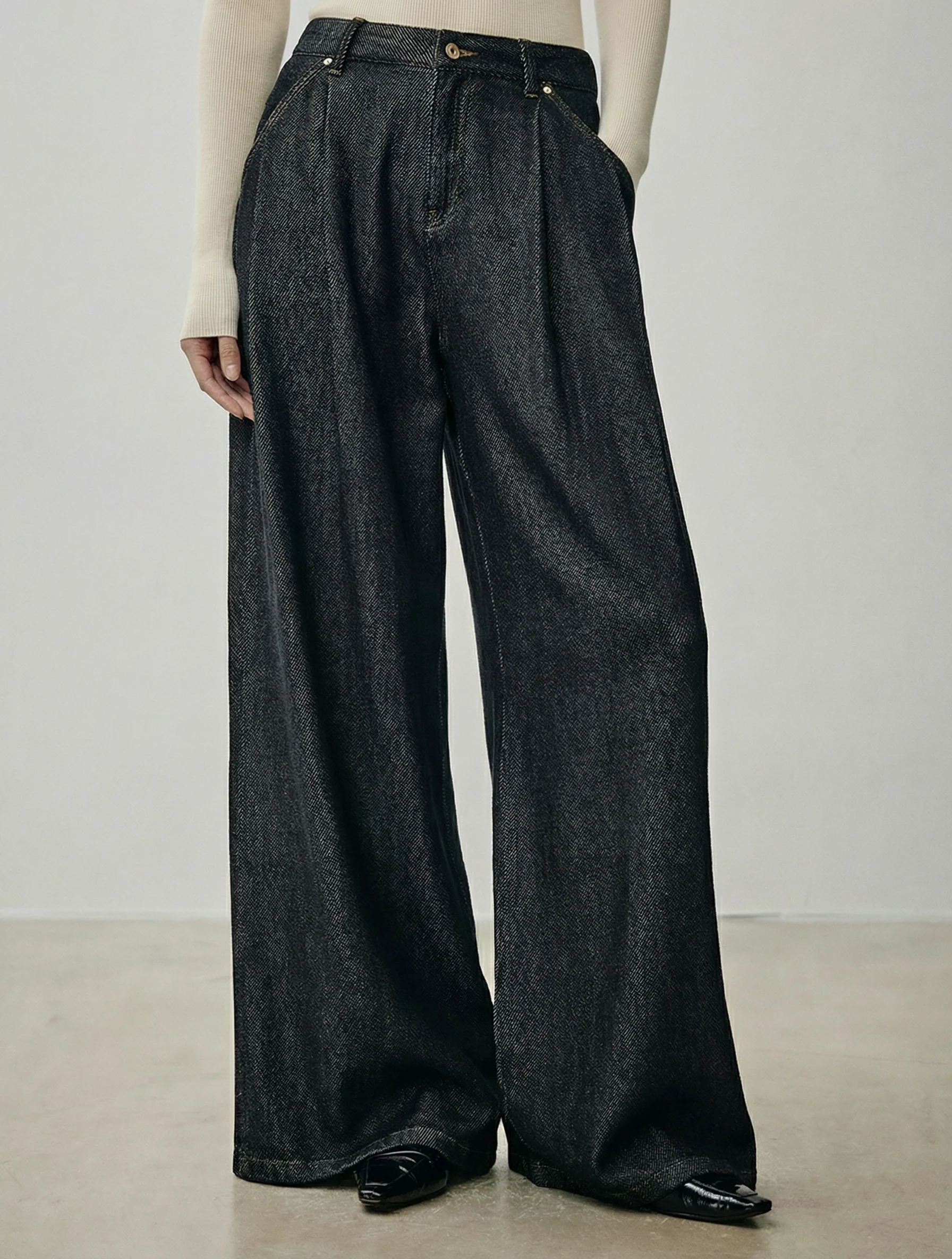 Pleated Wide-Leg Jeans - Image 3
