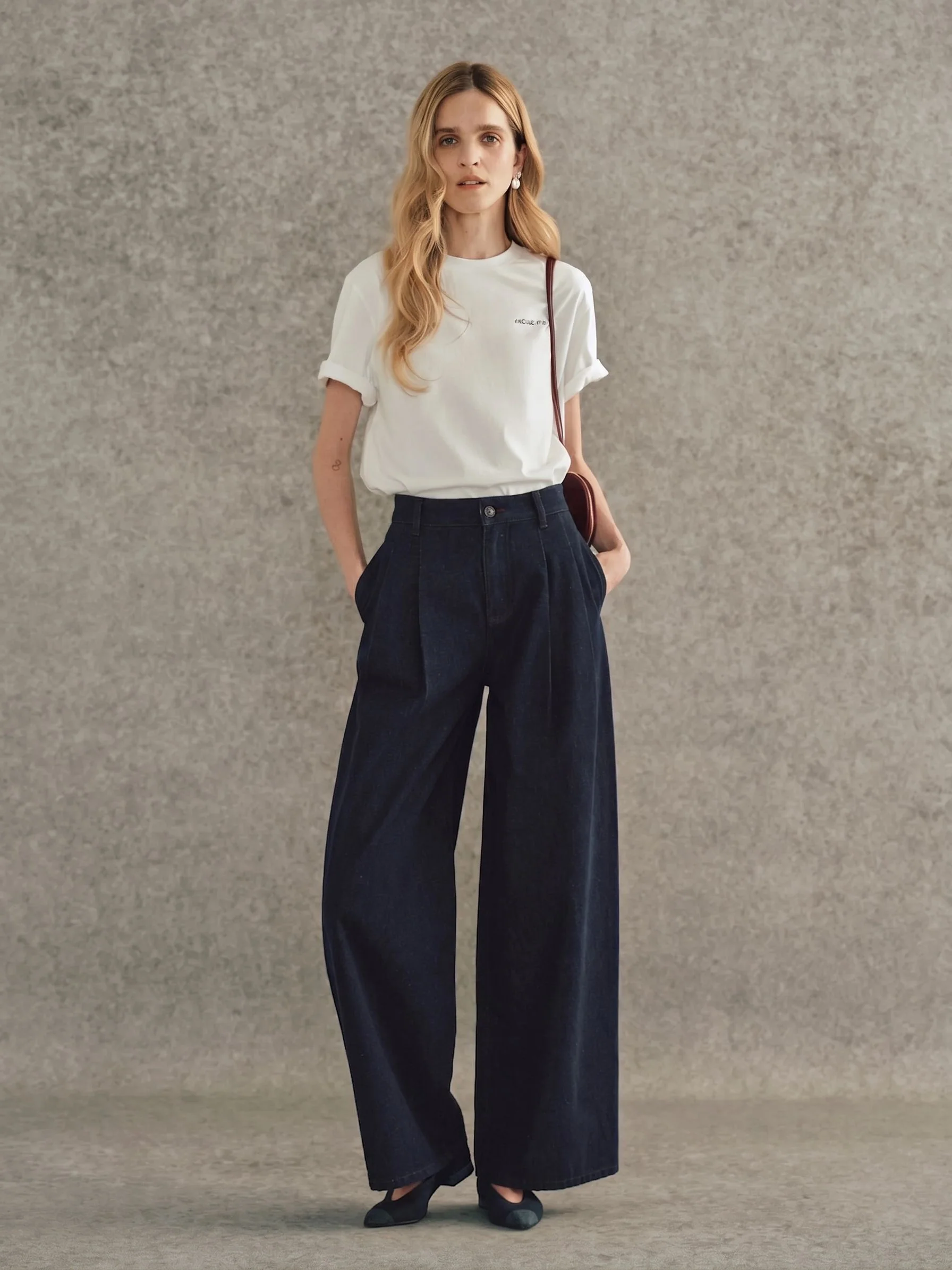 Pleated Wide-Leg Jeans - Image 3
