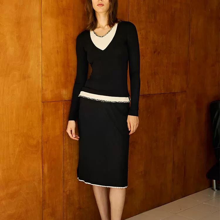 Polar Day Black V-neck Knit Top - Image 4