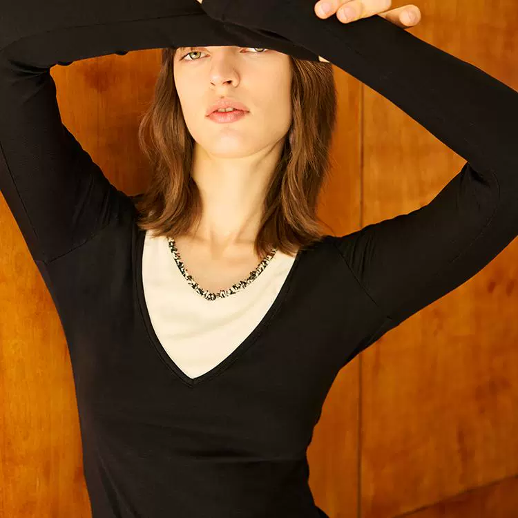 Polar Day Black V-neck Knit Top - Image 5