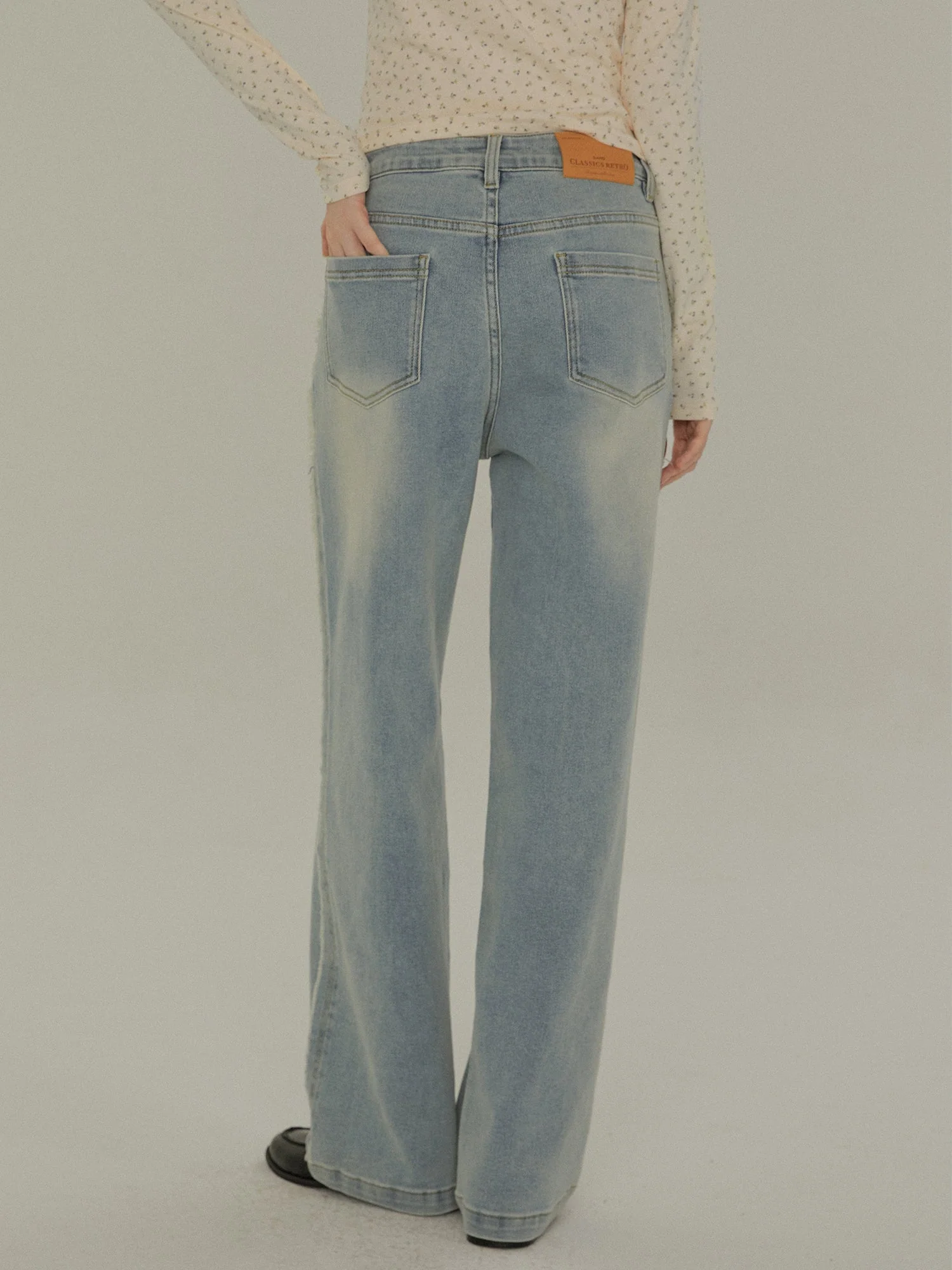 Raw-Edge Wide-Leg Jeans - Image 4