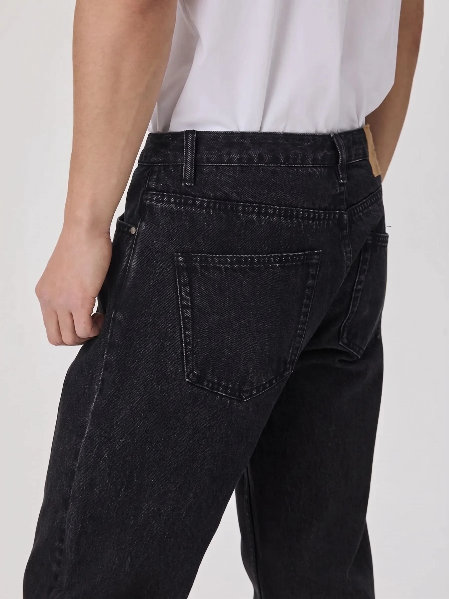 Relaxed Black Jeans - Image 5