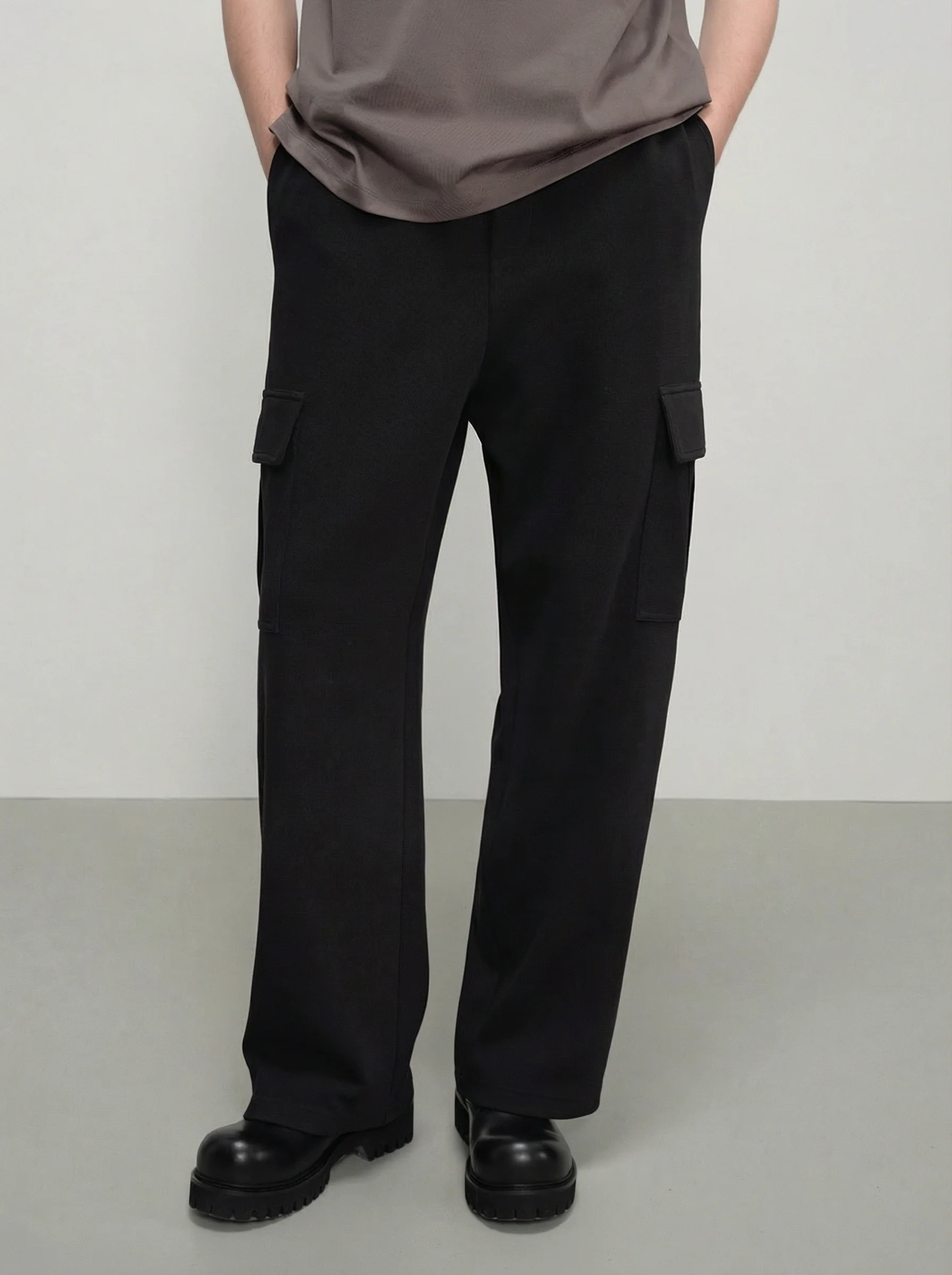 Relaxed Straight Cargo Sweatpants