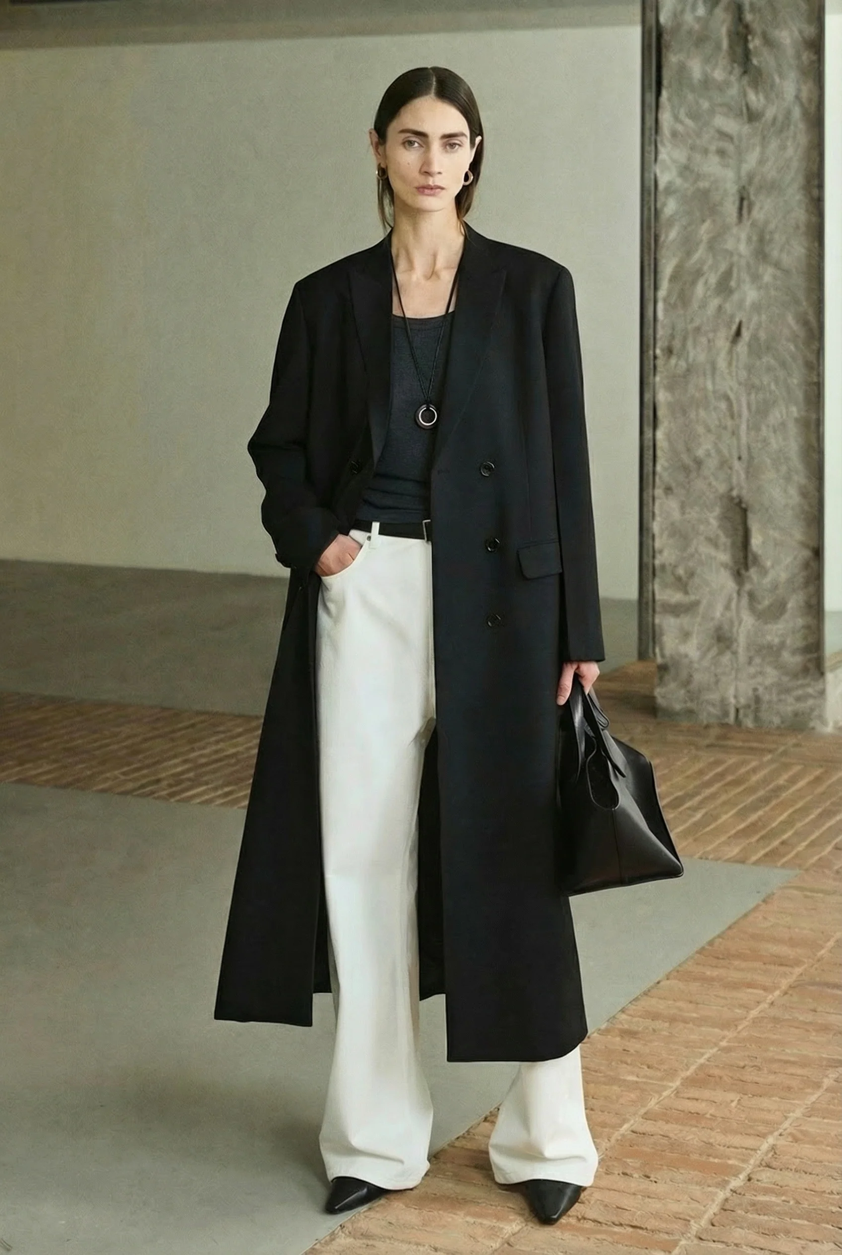 Relaxed Straight-Leg Jeans - Image 3