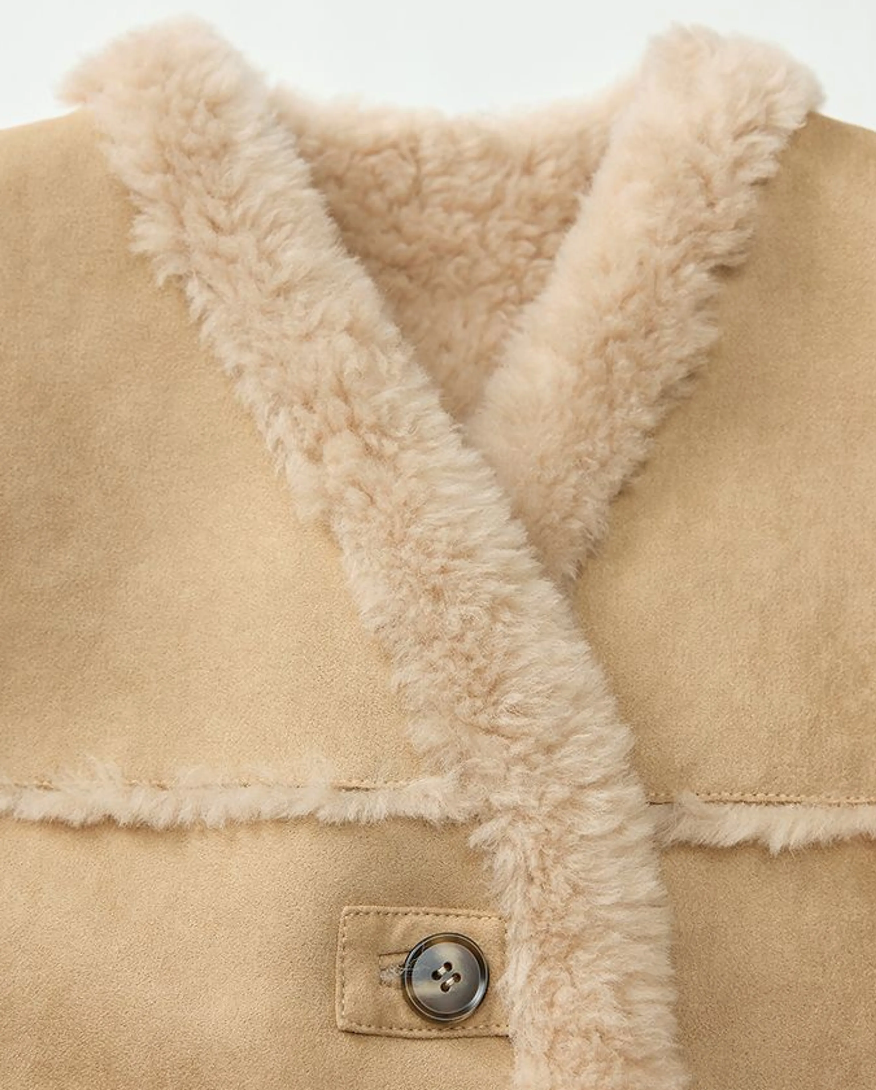 Reversible Faux Shearling V-Neck Vest - Image 9