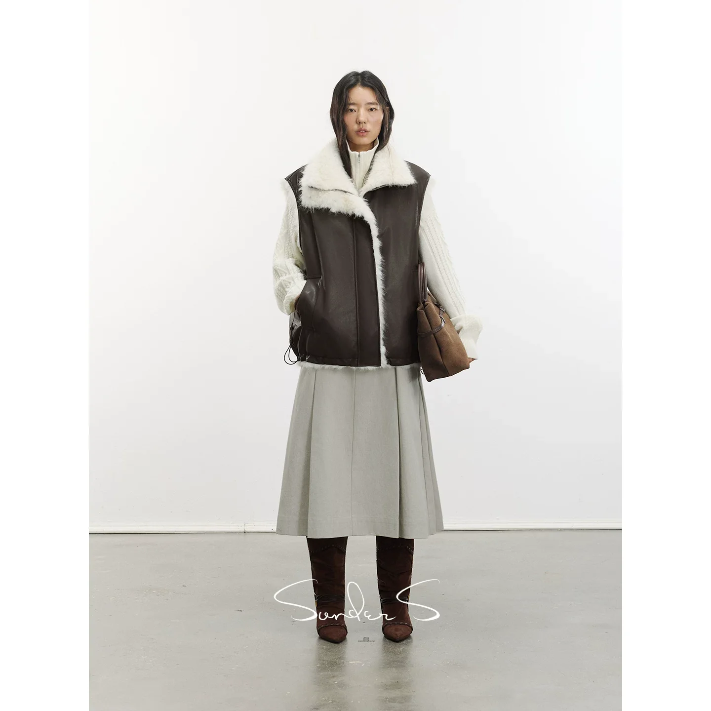 Reversible Two-Tone Faux Shearling Vest - Image 5