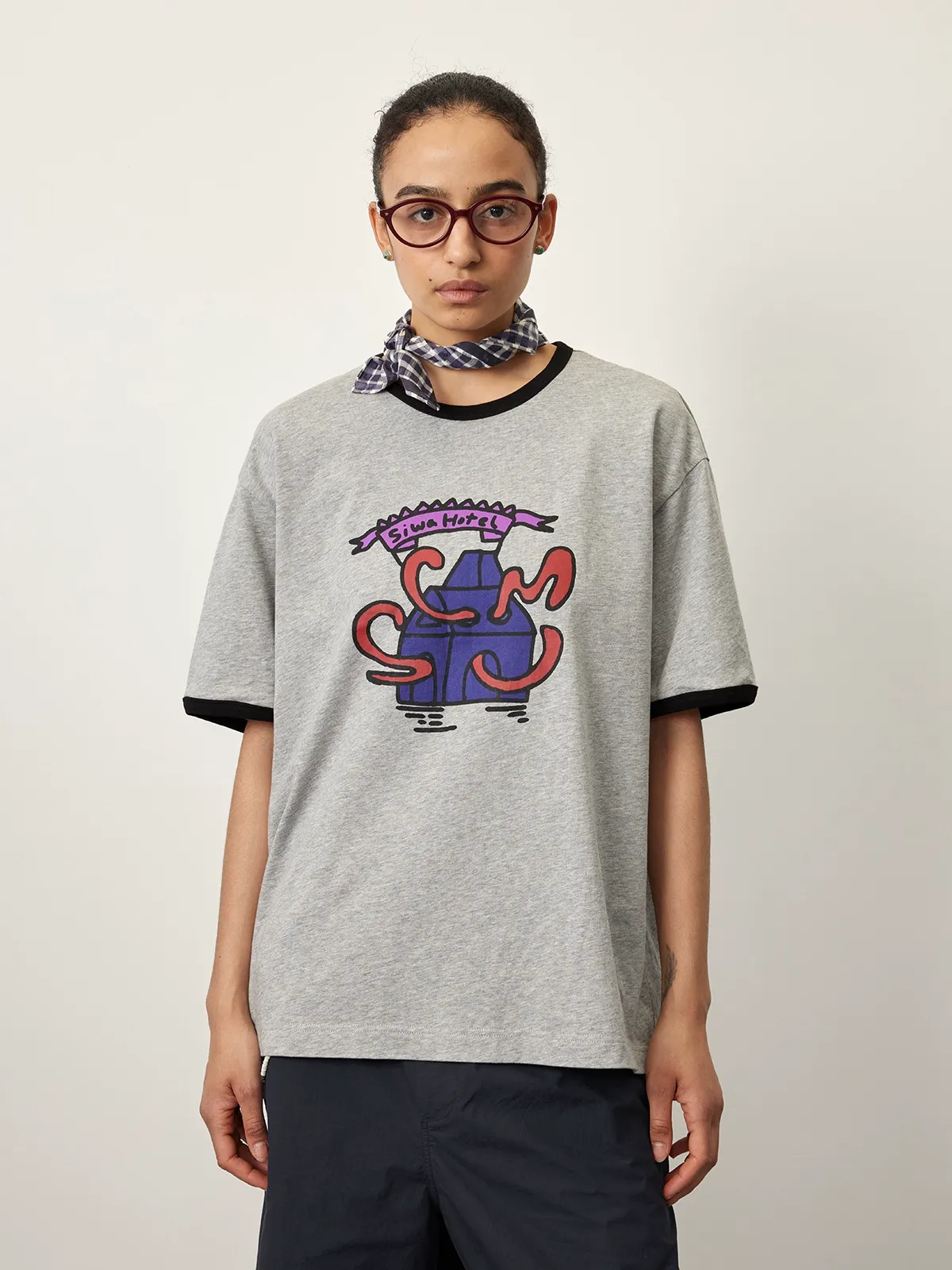 Ribbed Contrast Trim Tee - Image 7