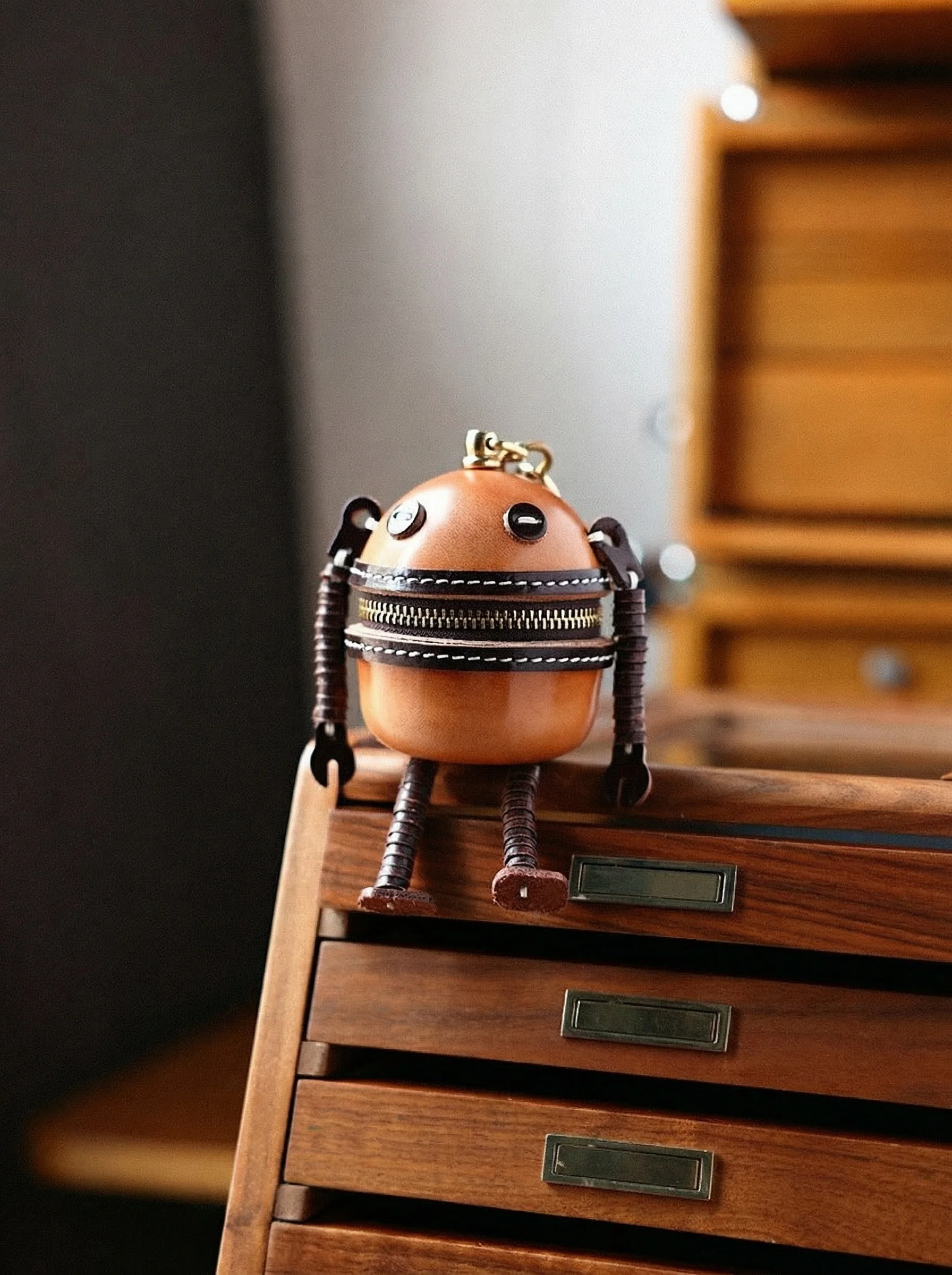 Robot Leather Key Pouch - Image 4