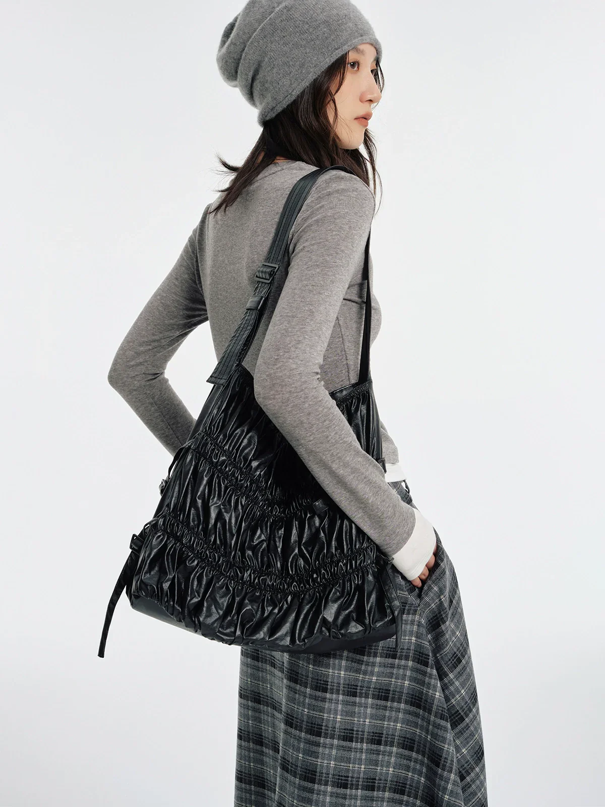 Ruched Glossy Shoulder Bag - Image 5