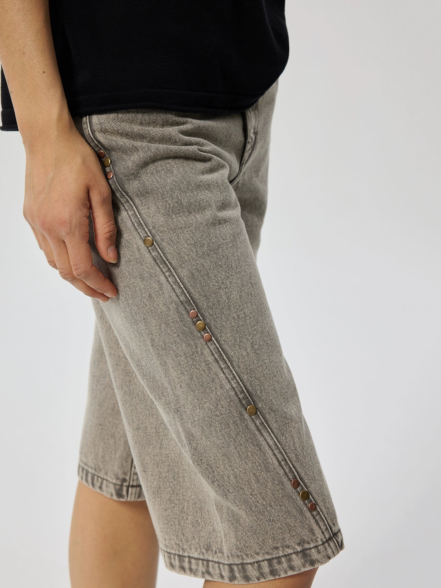 Sandy Gray Rivet Bermuda Shorts - Image 4