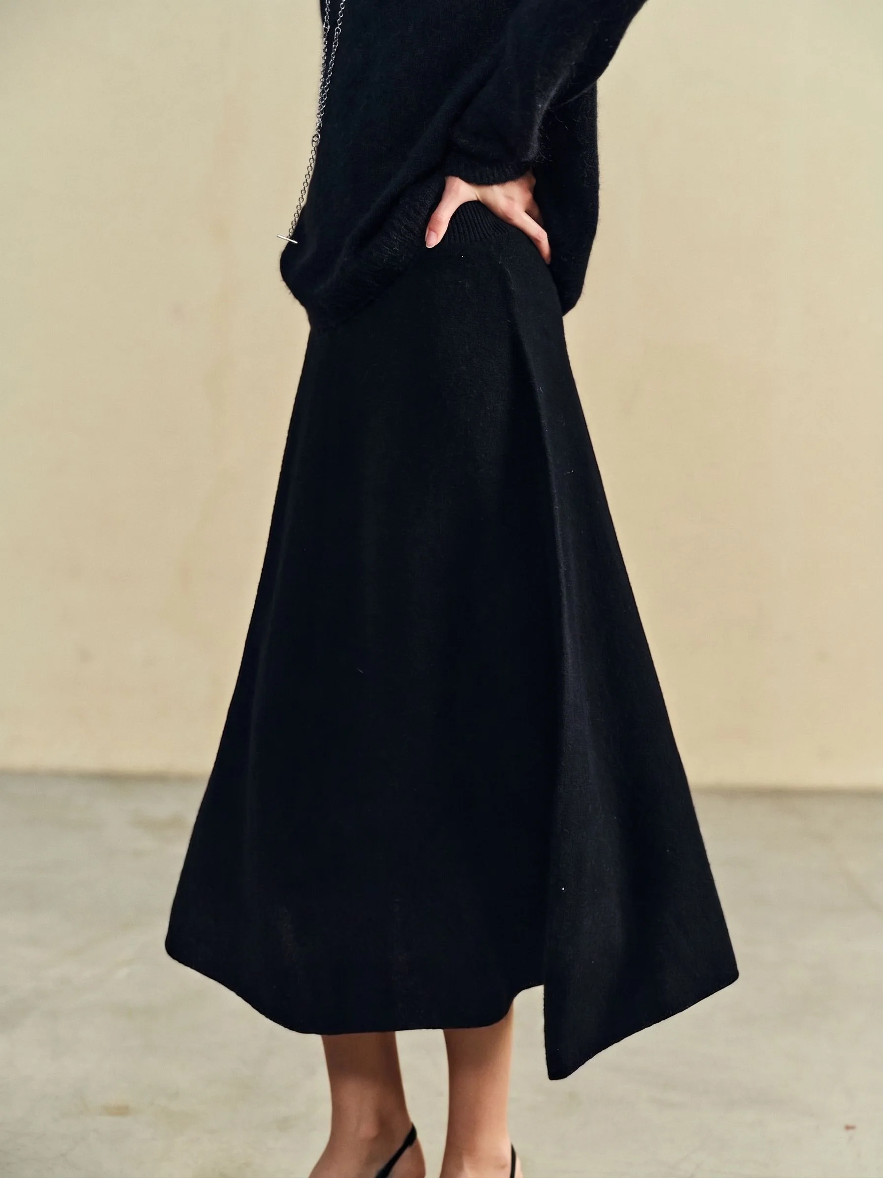 Seamless A-Line Midi Skirt - Image 3