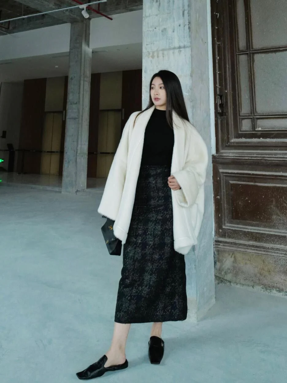 Shimmer Jacquard Skirt - Image 3