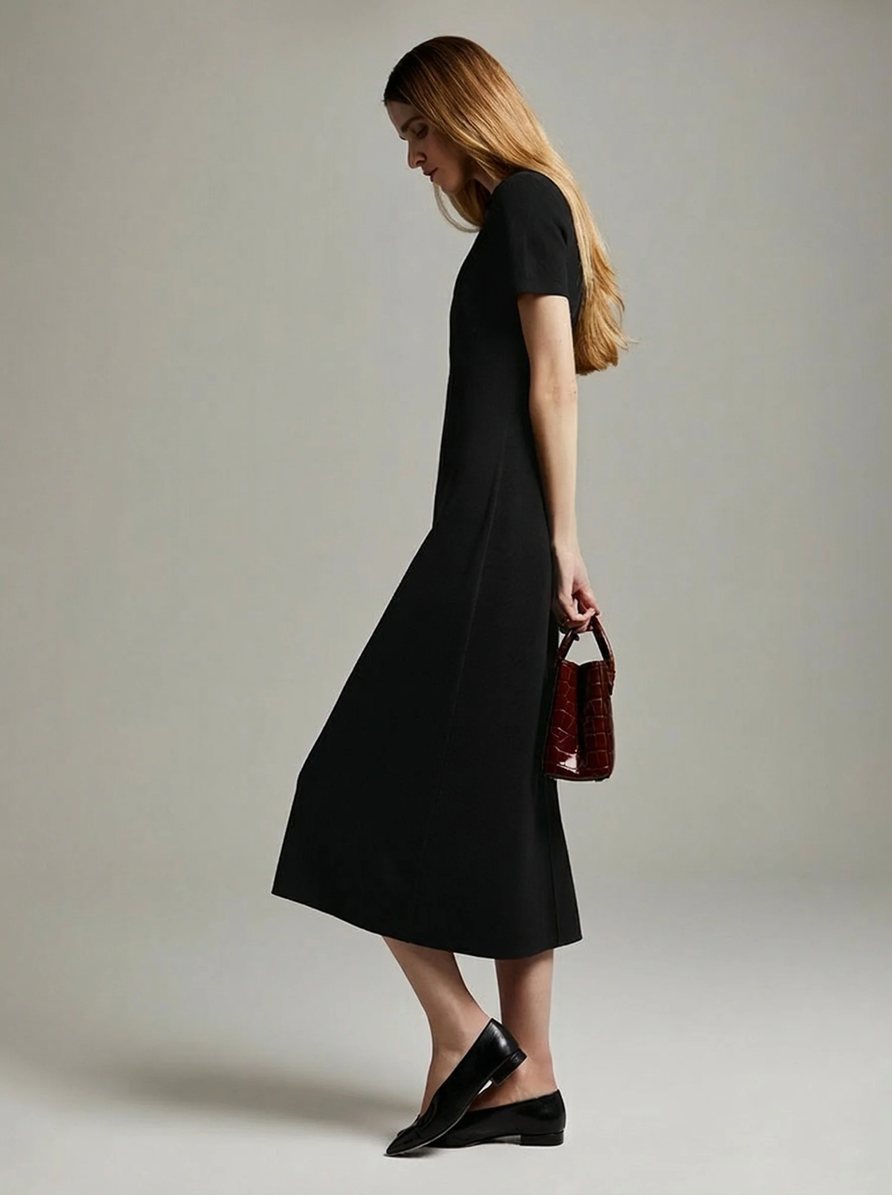 Short-Sleeve Black Knit Midi Dress