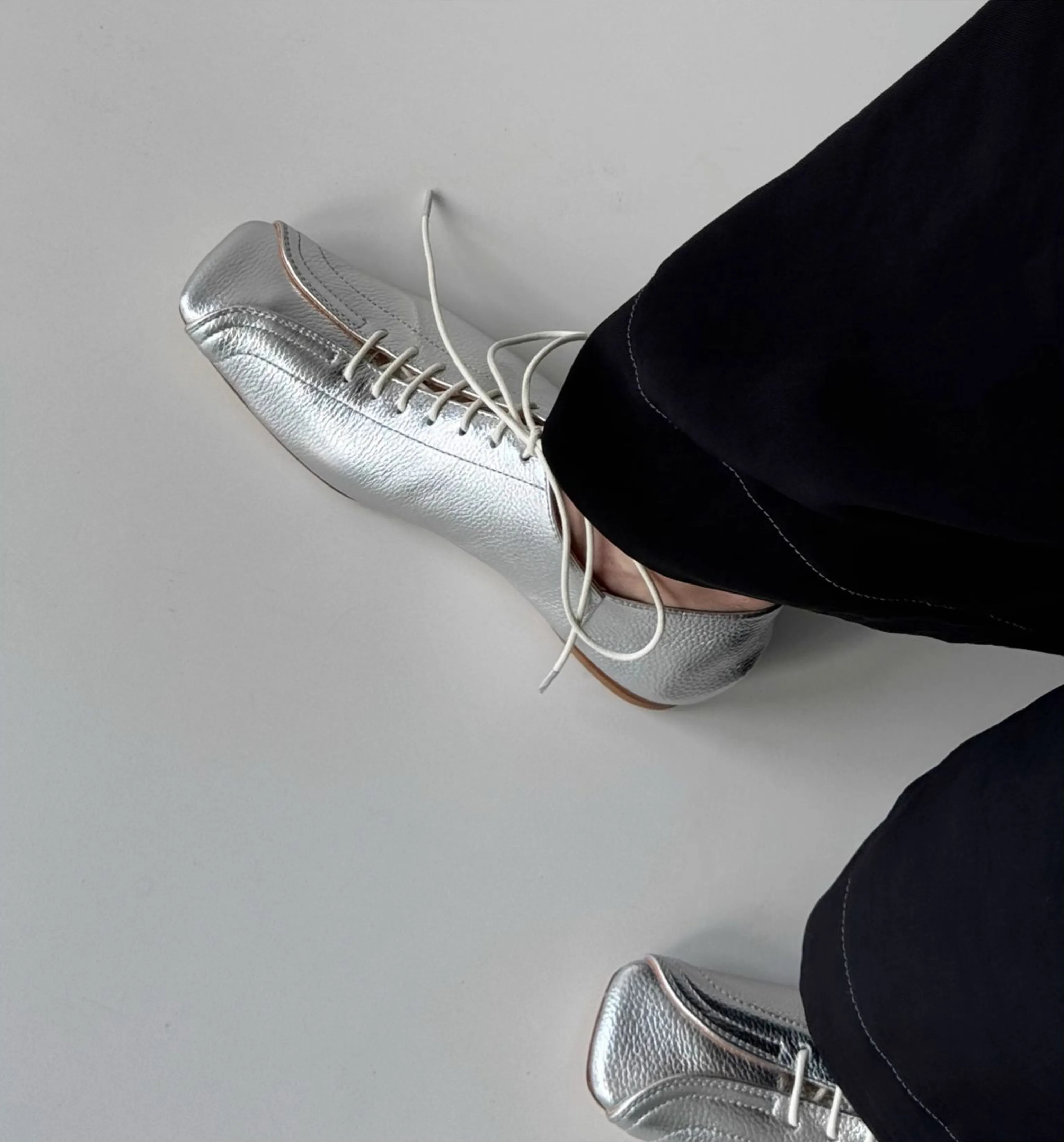 Silver Textured Leather Lace-Up Derby Shoes - Image 4