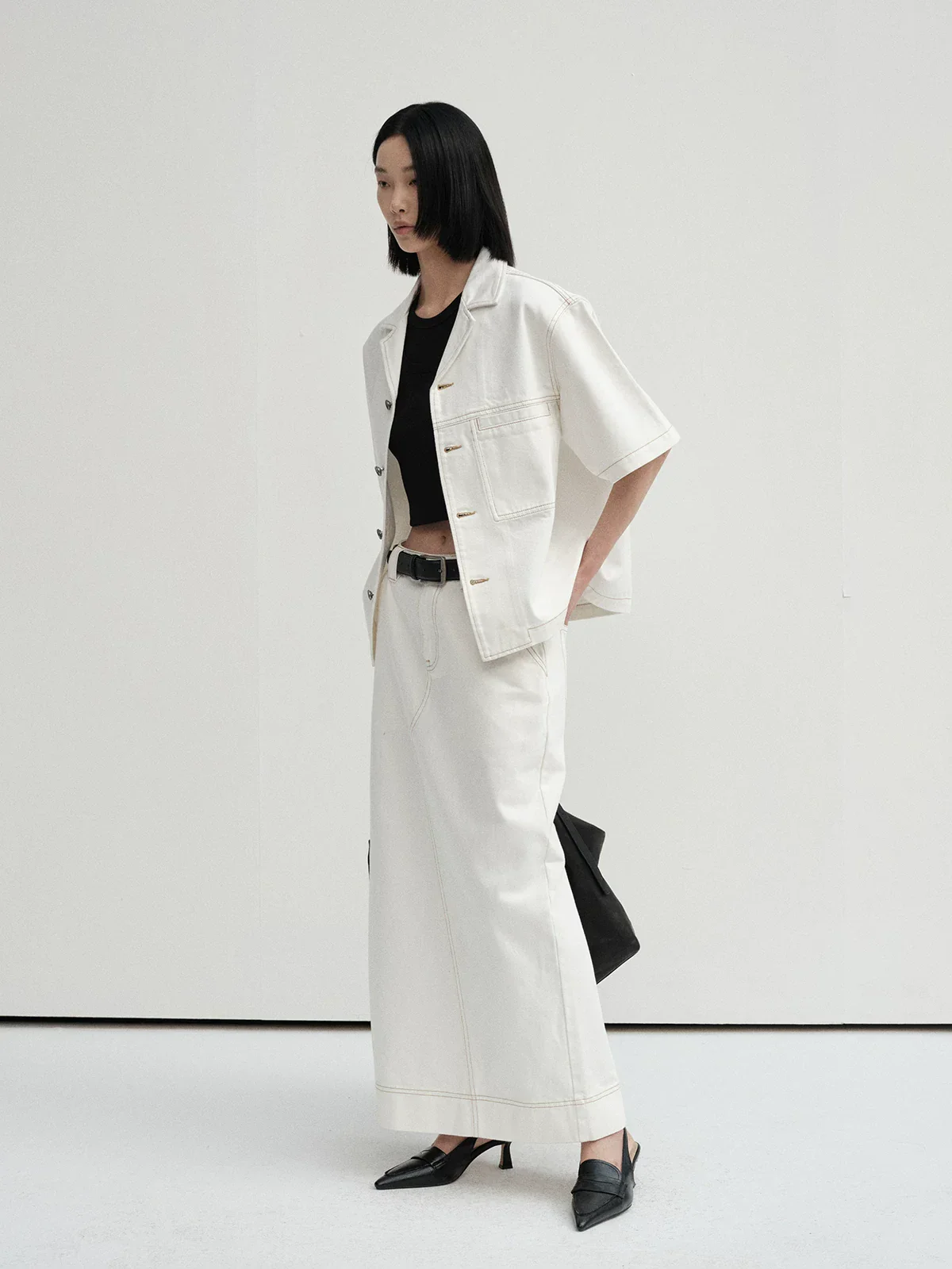 Single-Pleat Tapered Cropped Trousers - Image 4