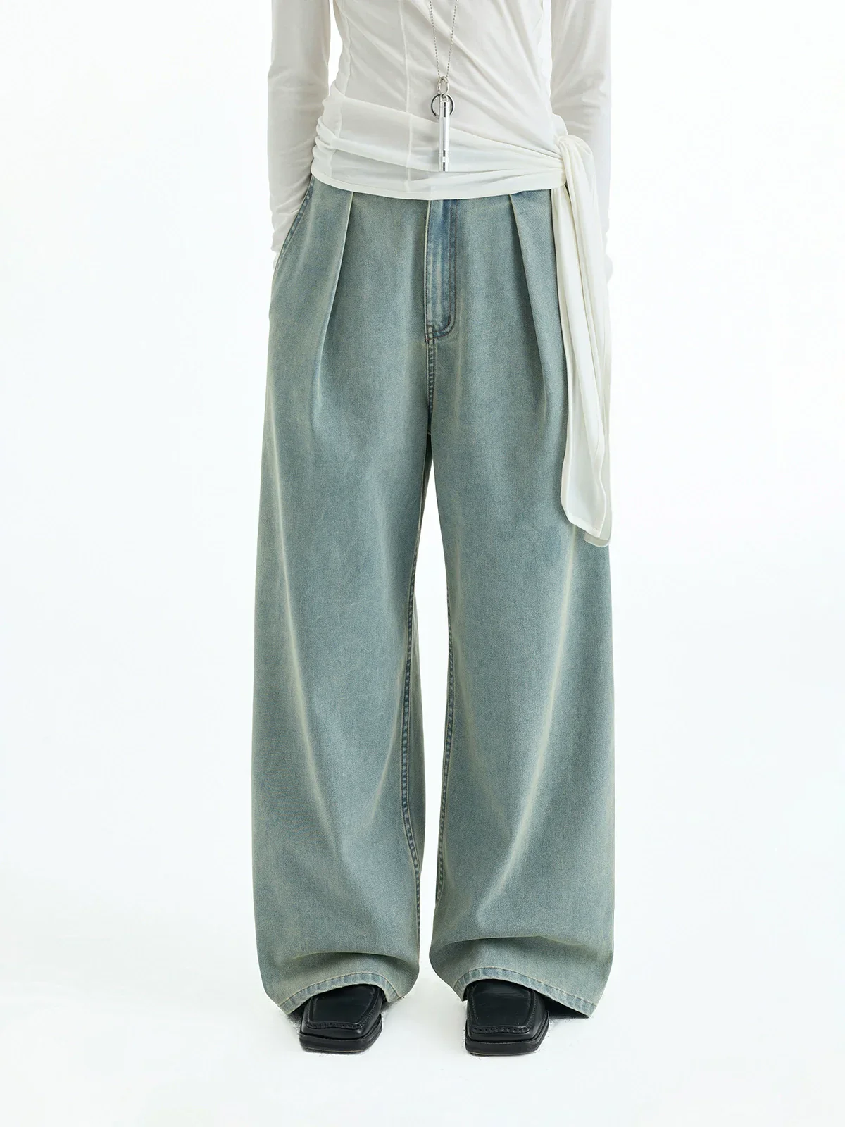 Single-Pleat Wide-Leg Jeans - Image 5