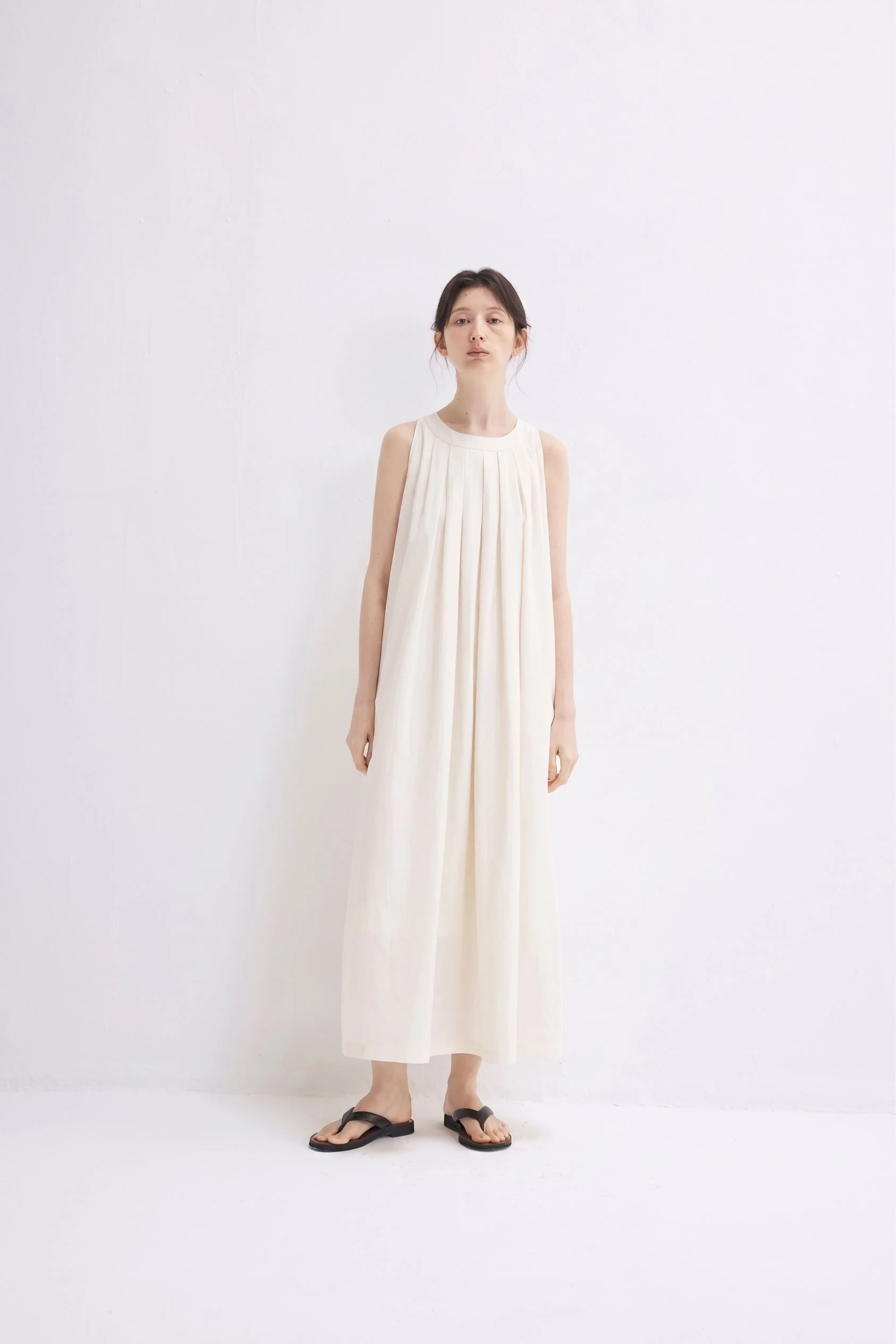 Sleeveless Pleated Maxi Dress - Image 2