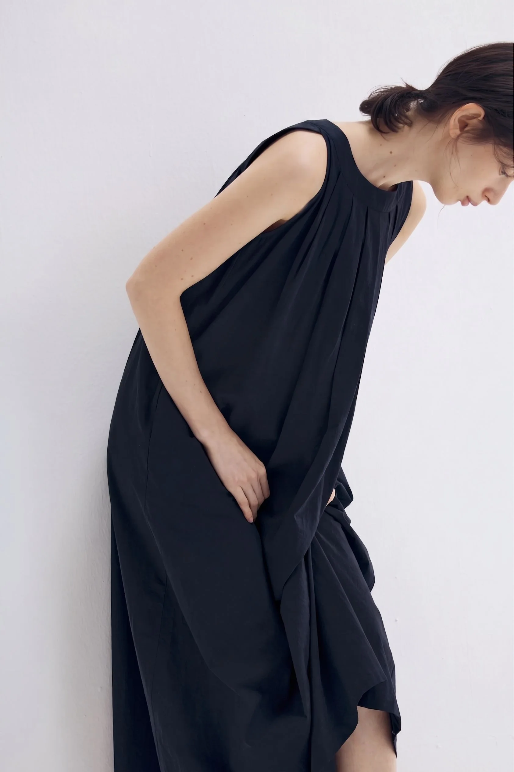 Sleeveless Pleated Maxi Dress - Image 3