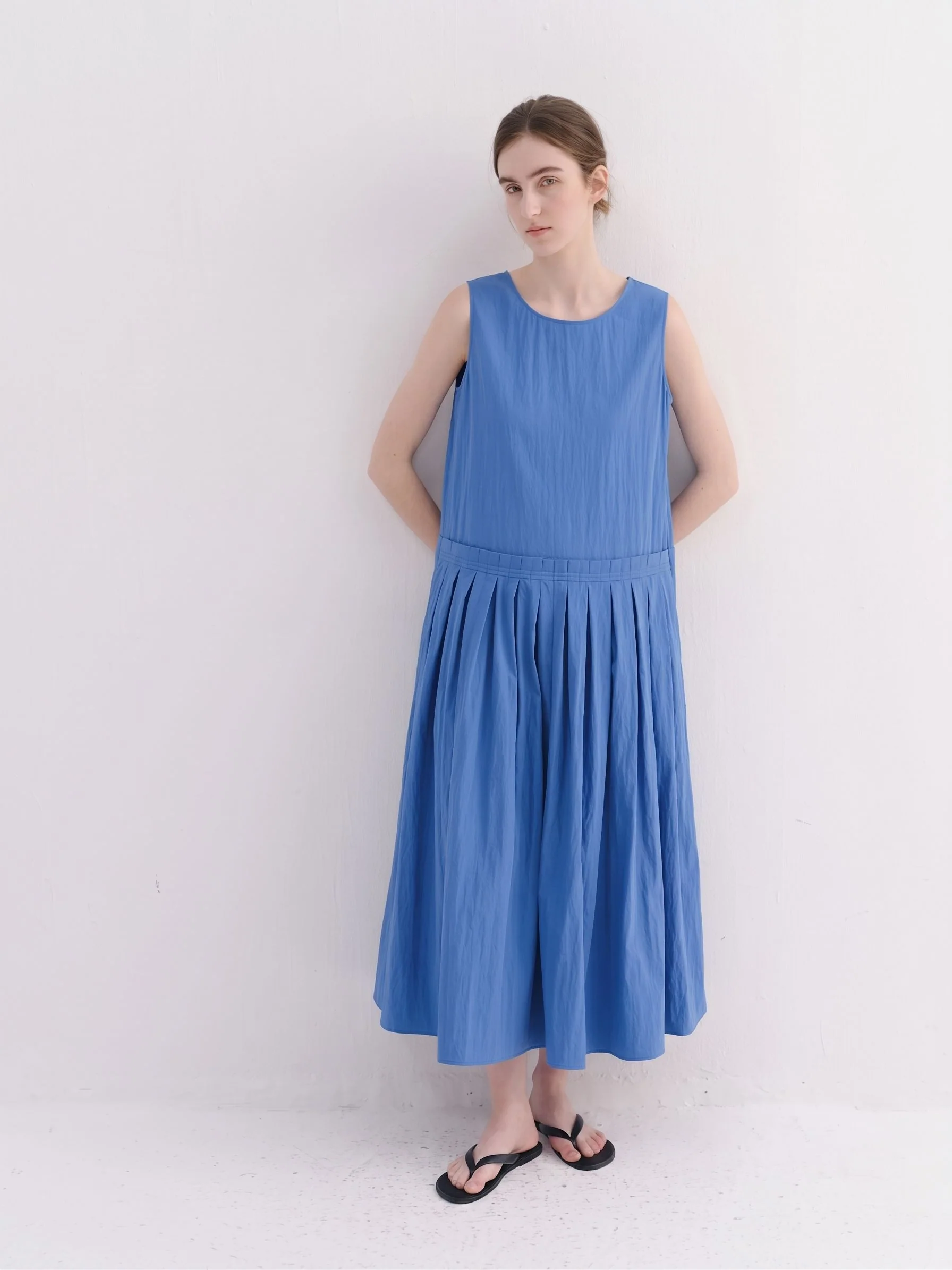 Sleeveless Pleated Midi Dress