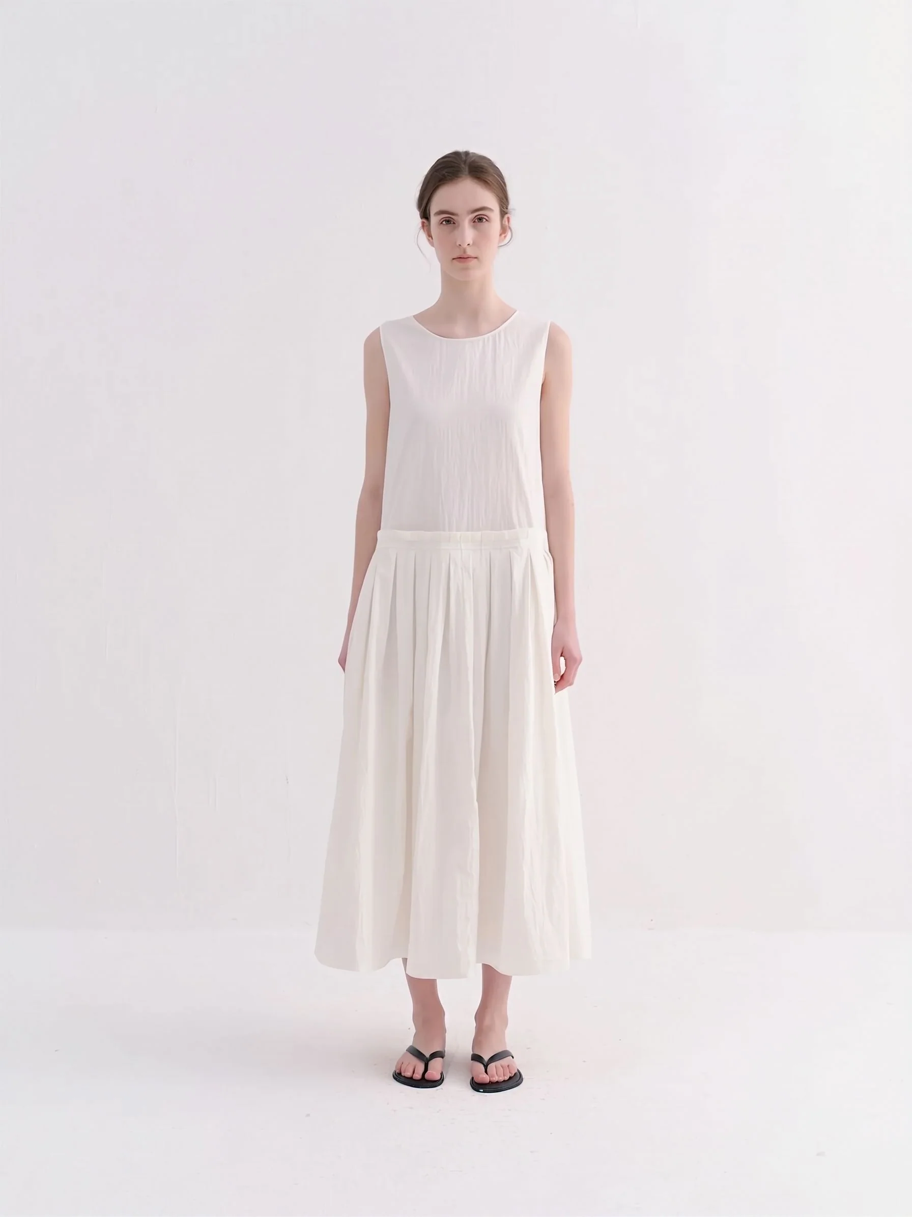 Sleeveless Pleated Midi Dress - Image 4