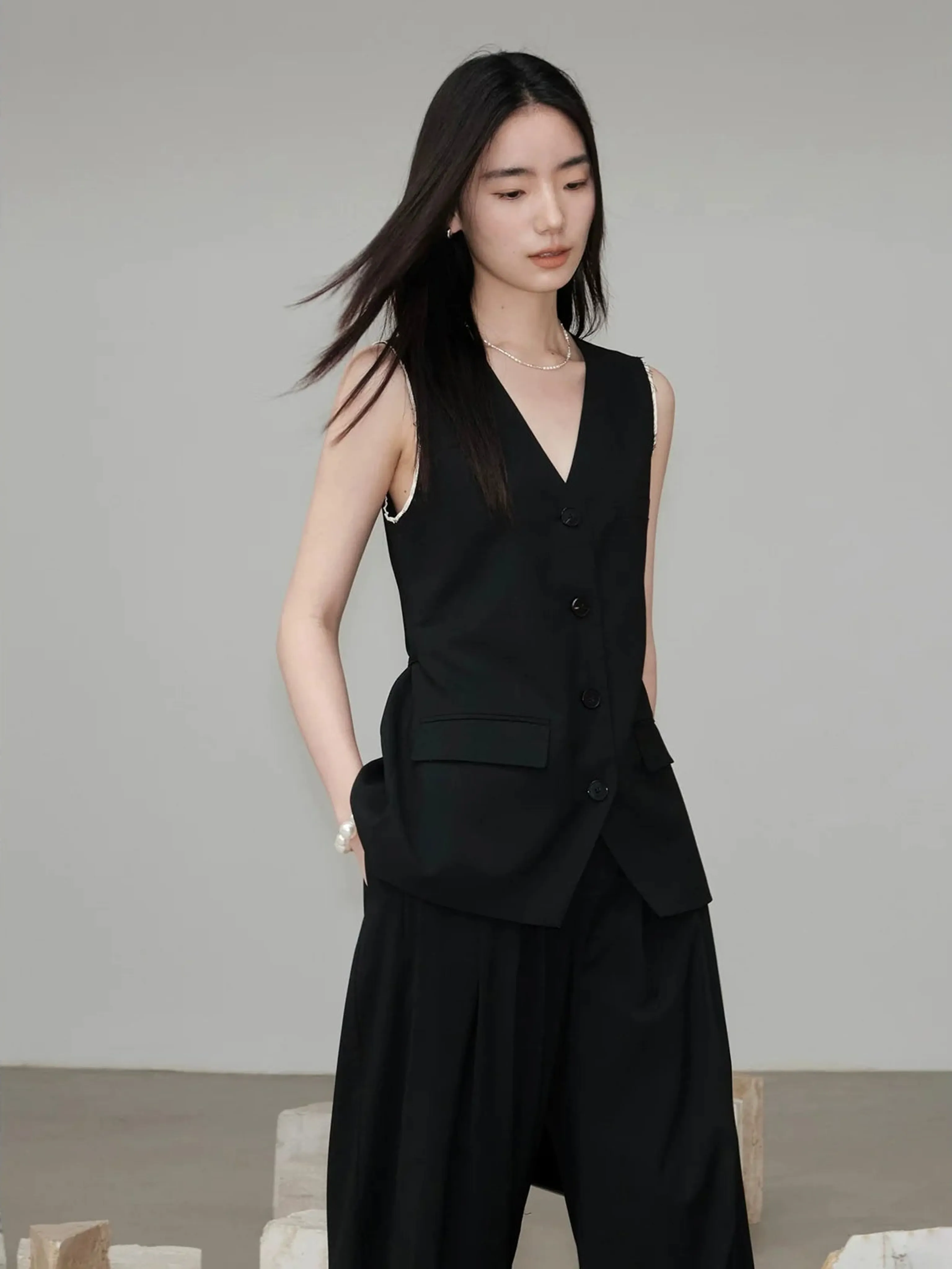 Sleeveless Vest and Pleated Wide-Leg Trousers Set - Image 2