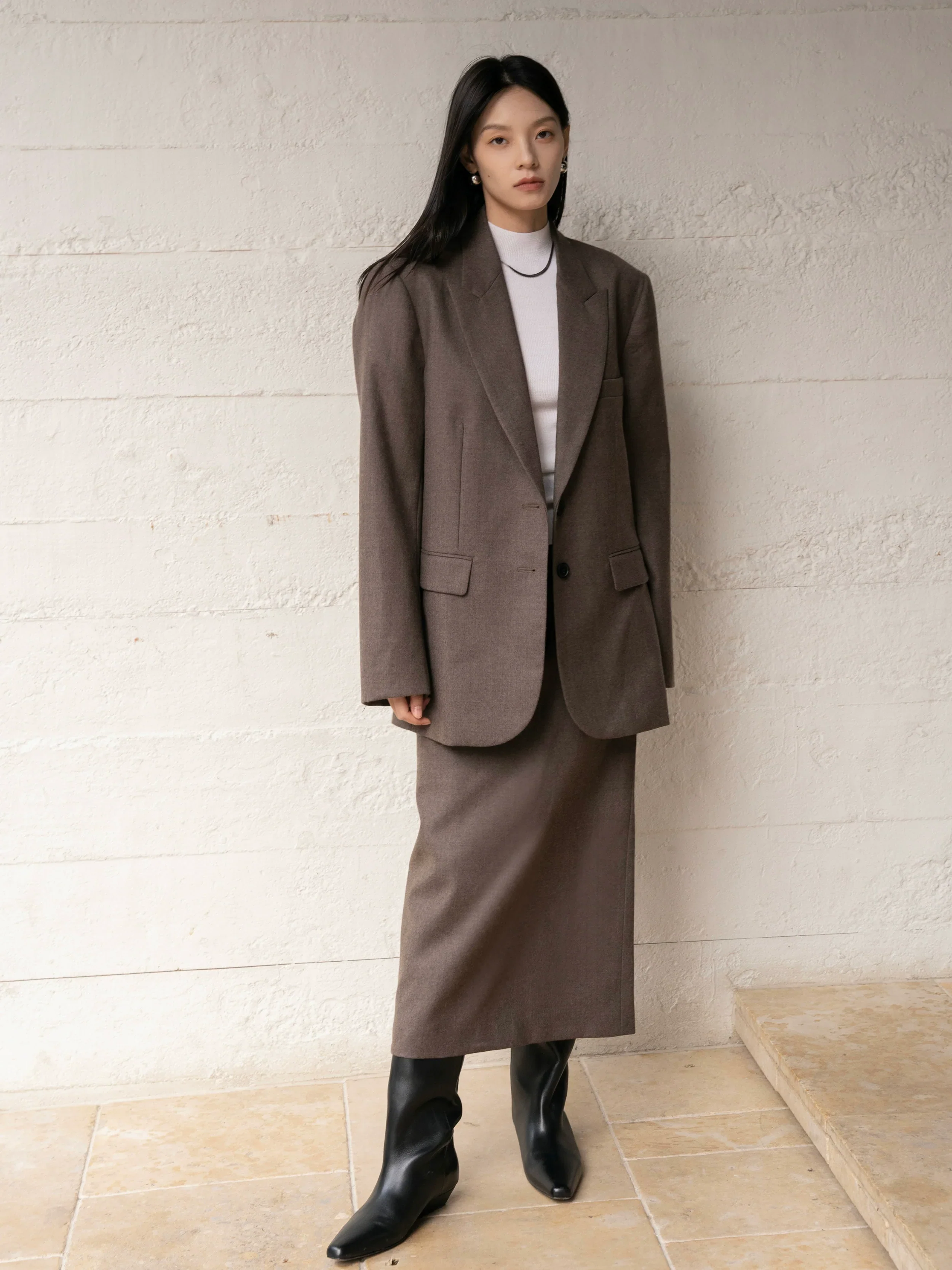 Sophisticated Blazer and Skirt Set - Image 6