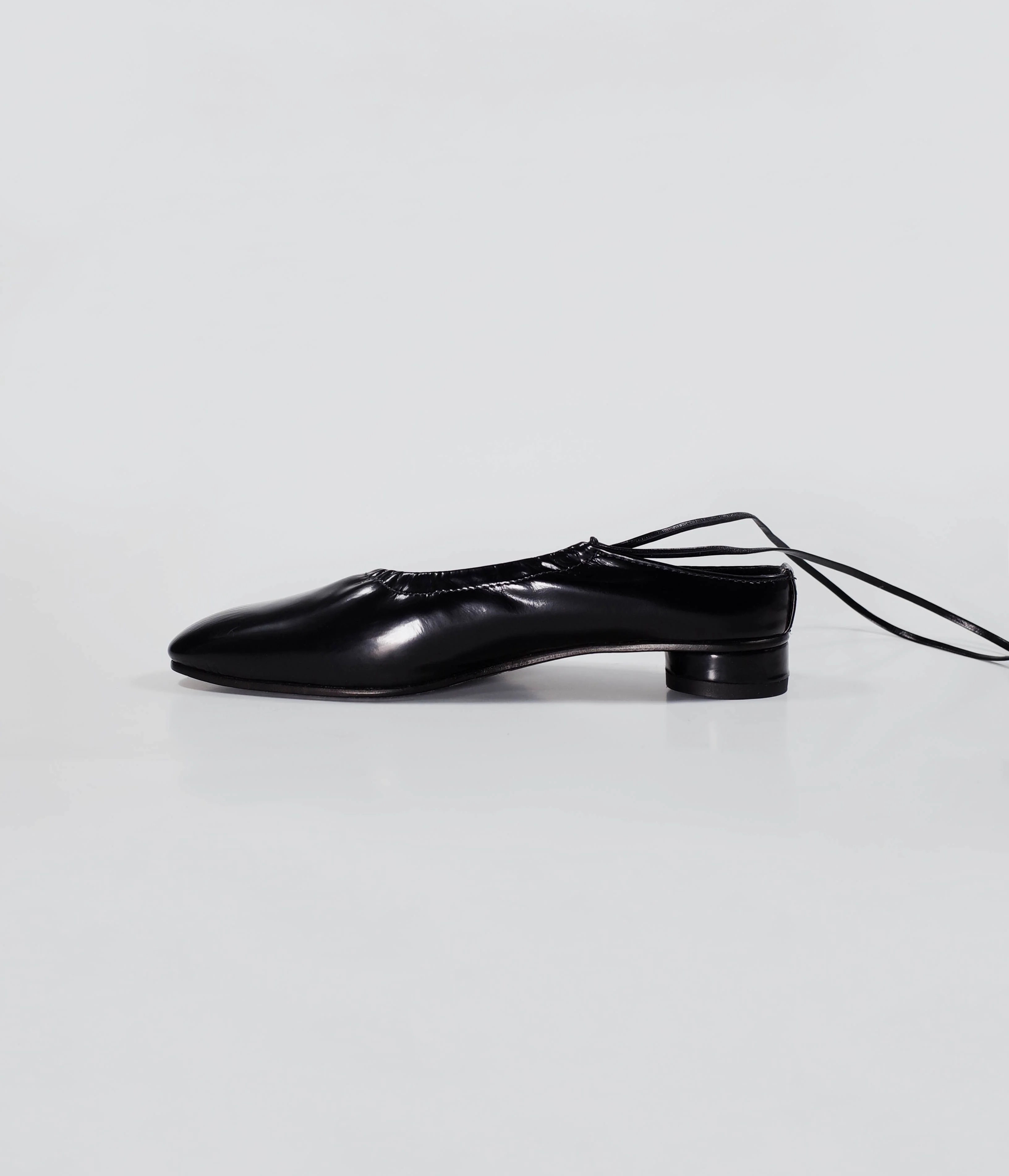 Sophisticated Glossy Ballet Flats